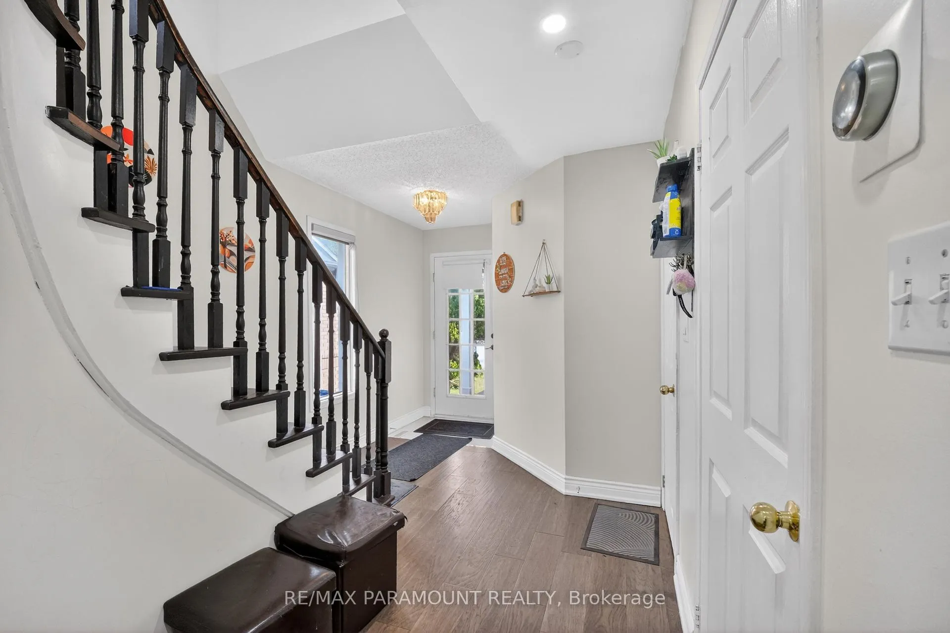 Photo 5 of 271 Pressed Brick Drive, Brampton, Brampton North — HOMEH
