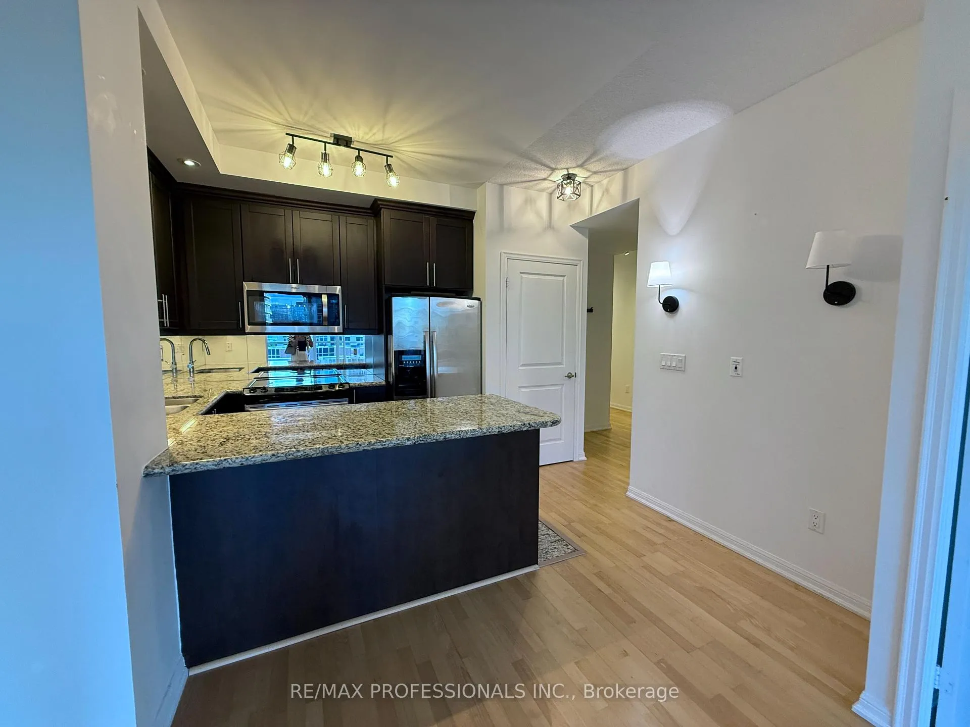 Photo 3 of Unit 522, 628 Fleet Street, Toronto, Niagara — HOMEH