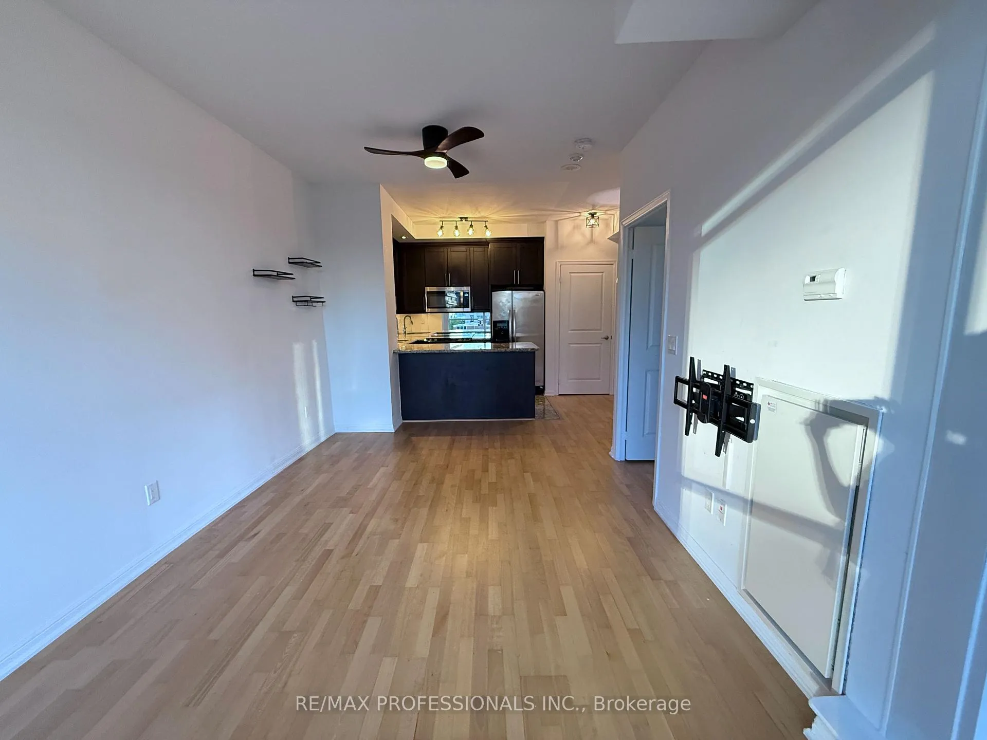 Photo 5 of Unit 522, 628 Fleet Street, Toronto, Niagara — HOMEH