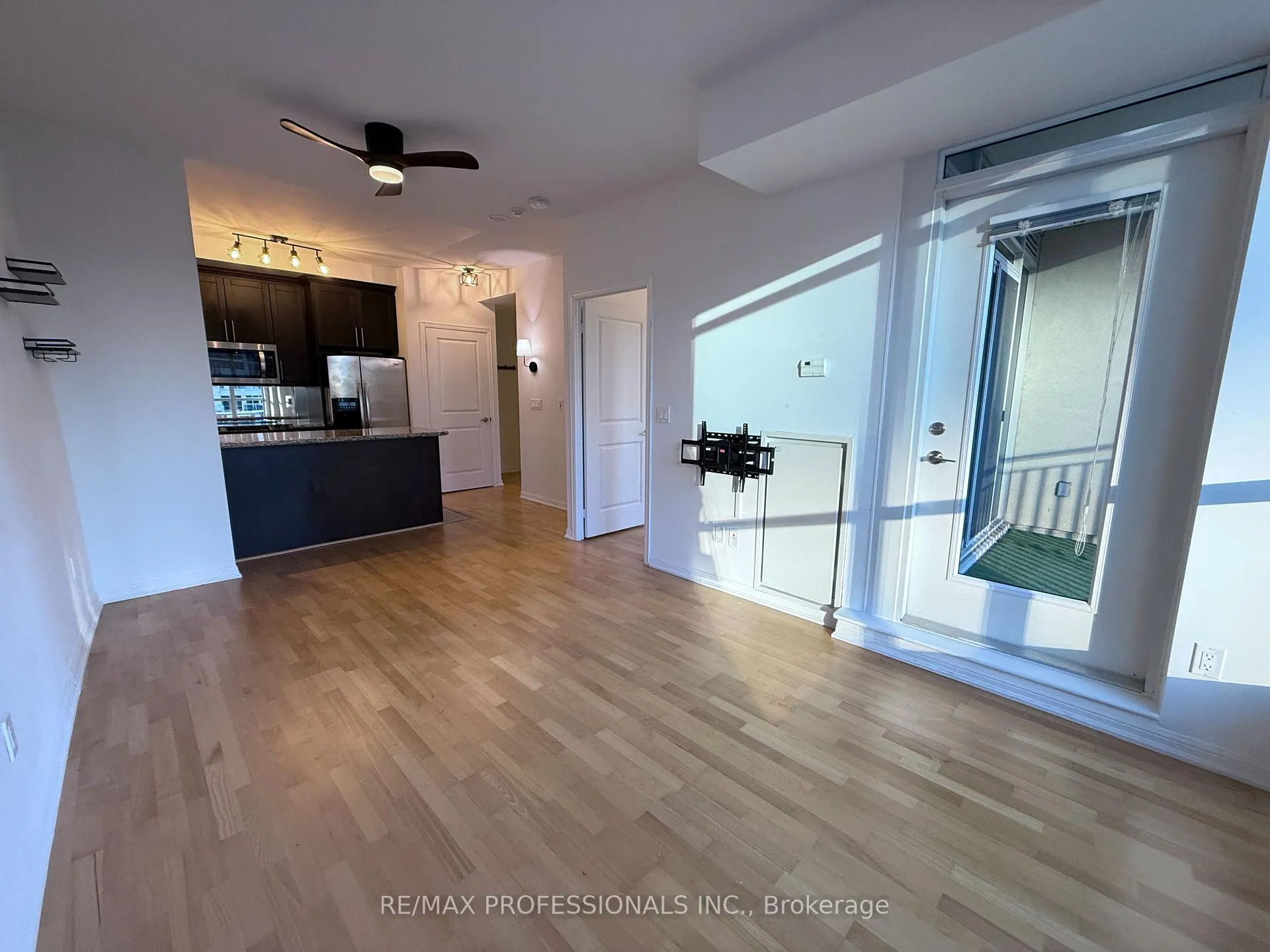 Photo 8 of Unit 522, 628 Fleet Street, Toronto, Niagara — HOMEH