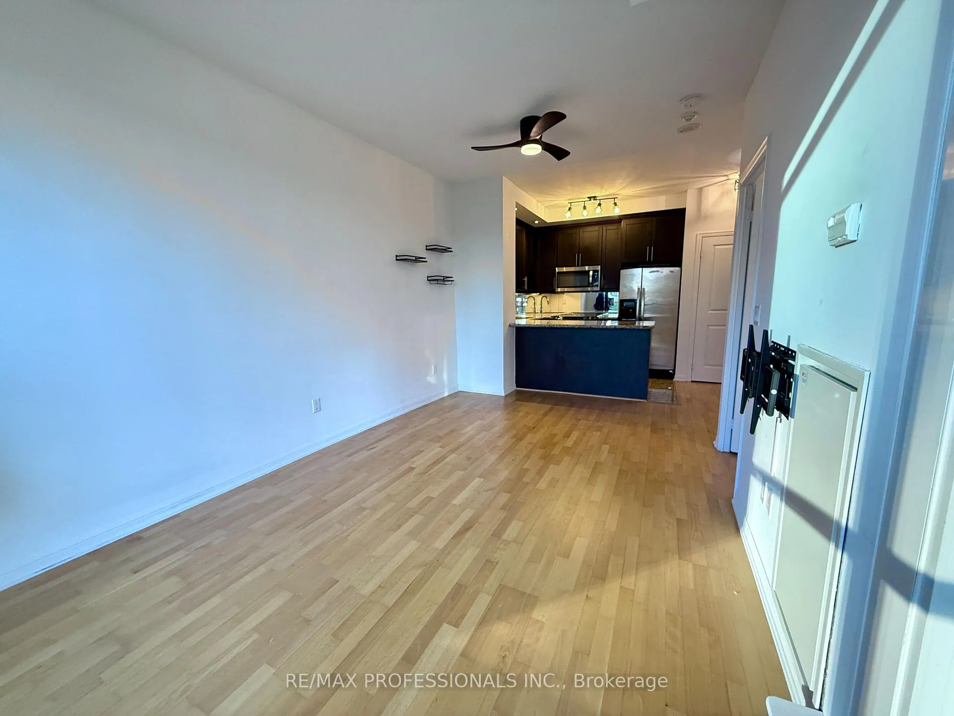 Photo 9 of Unit 522, 628 Fleet Street, Toronto, Niagara — HOMEH