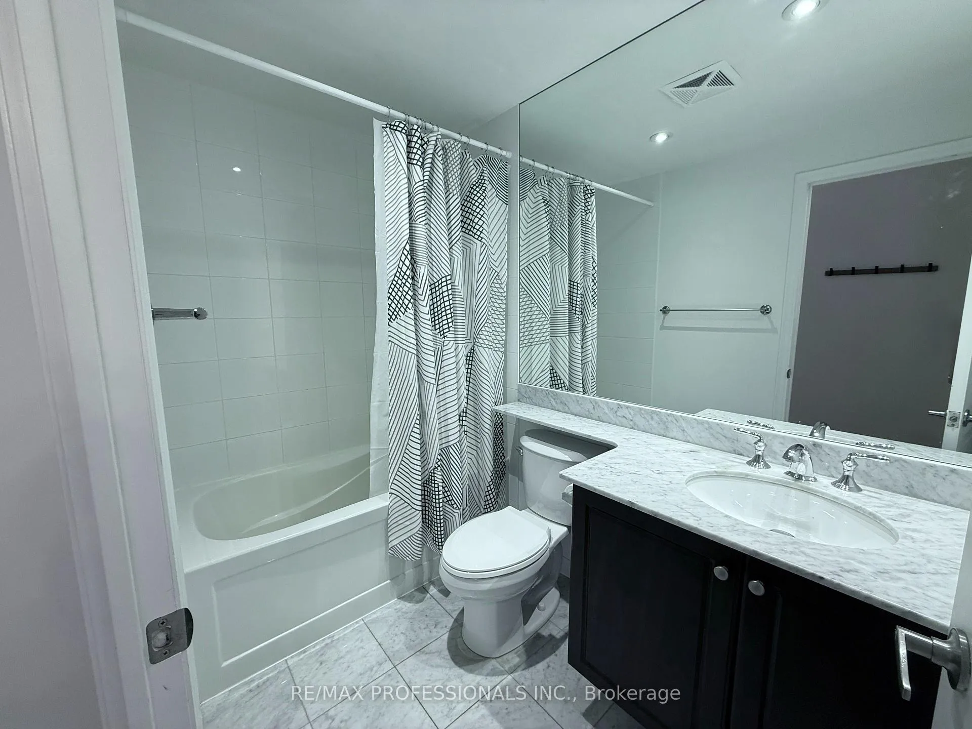 Photo 11 of Unit 522, 628 Fleet Street, Toronto, Niagara — HOMEH