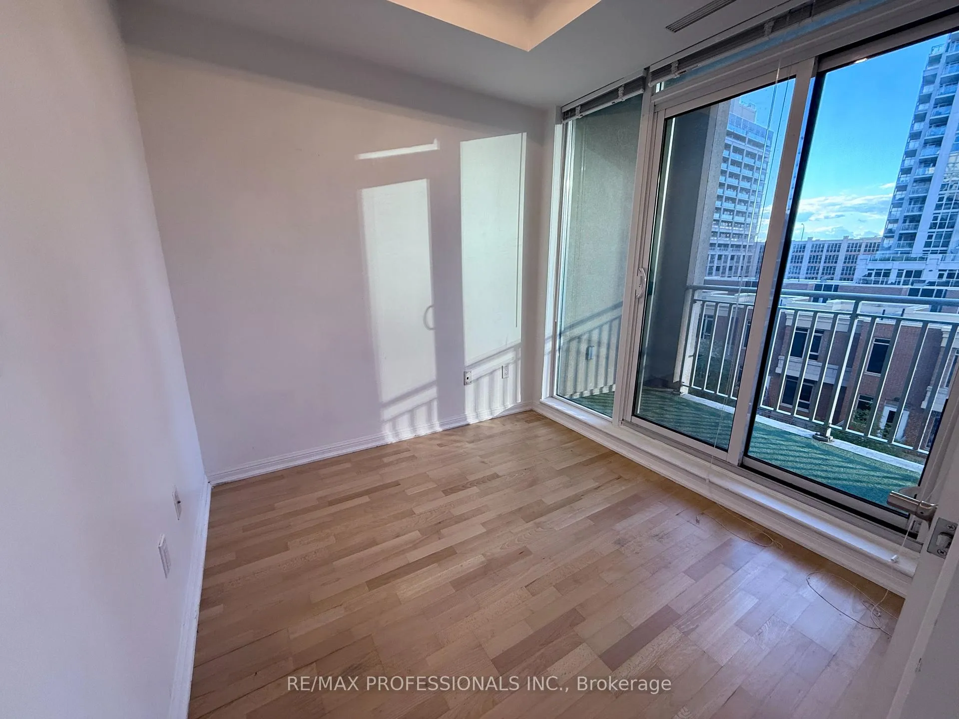Photo 12 of Unit 522, 628 Fleet Street, Toronto, Niagara — HOMEH
