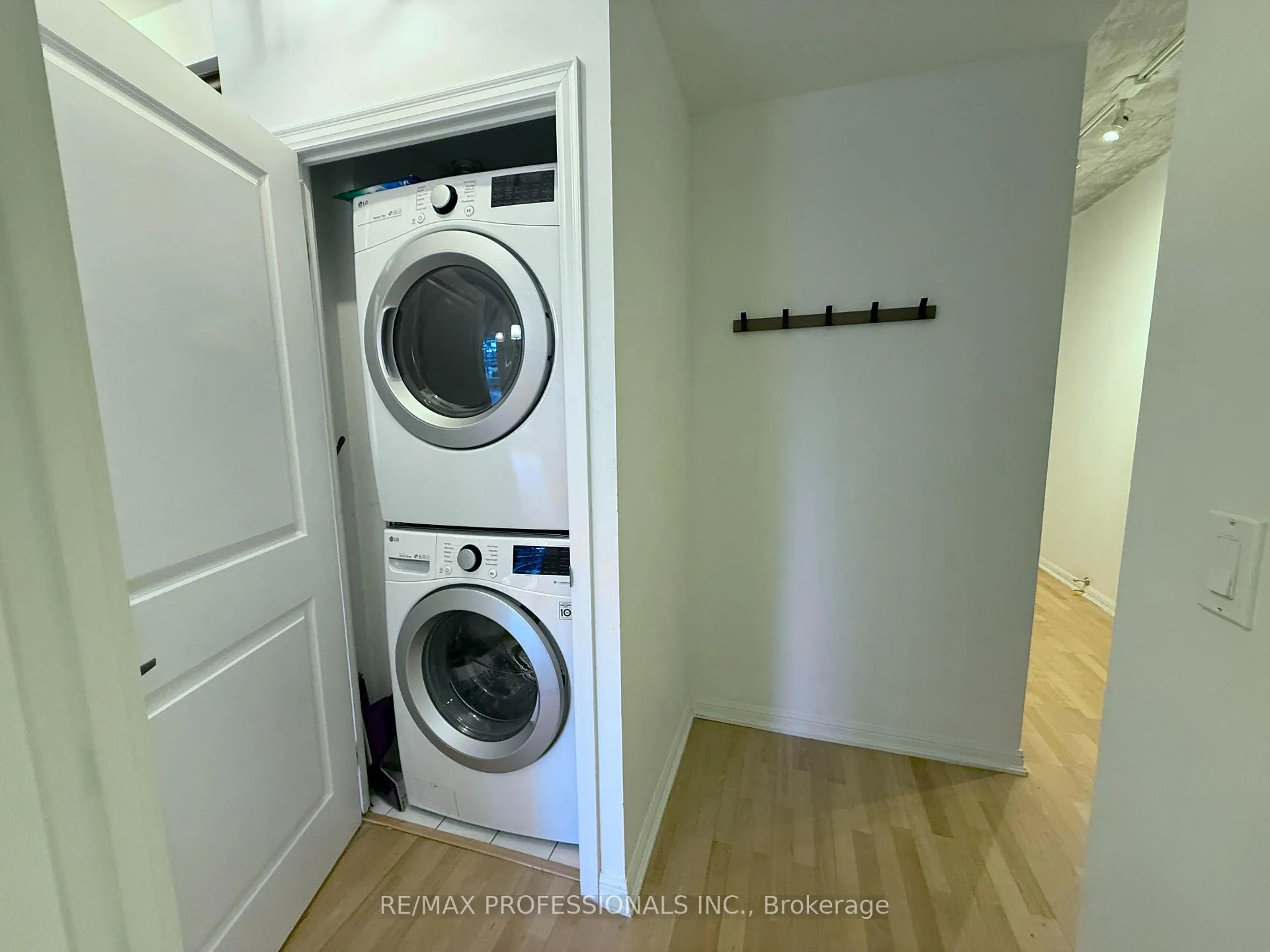 Photo 14 of Unit 522, 628 Fleet Street, Toronto, Niagara — HOMEH