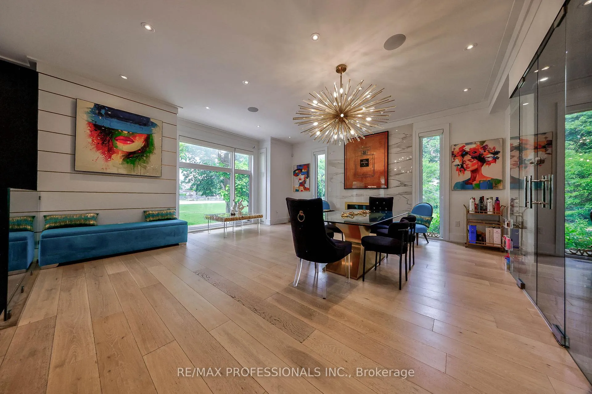 Photo 3 of 29 Avon Park, Toronto, Rockcliffe-Smythe — HOMEH