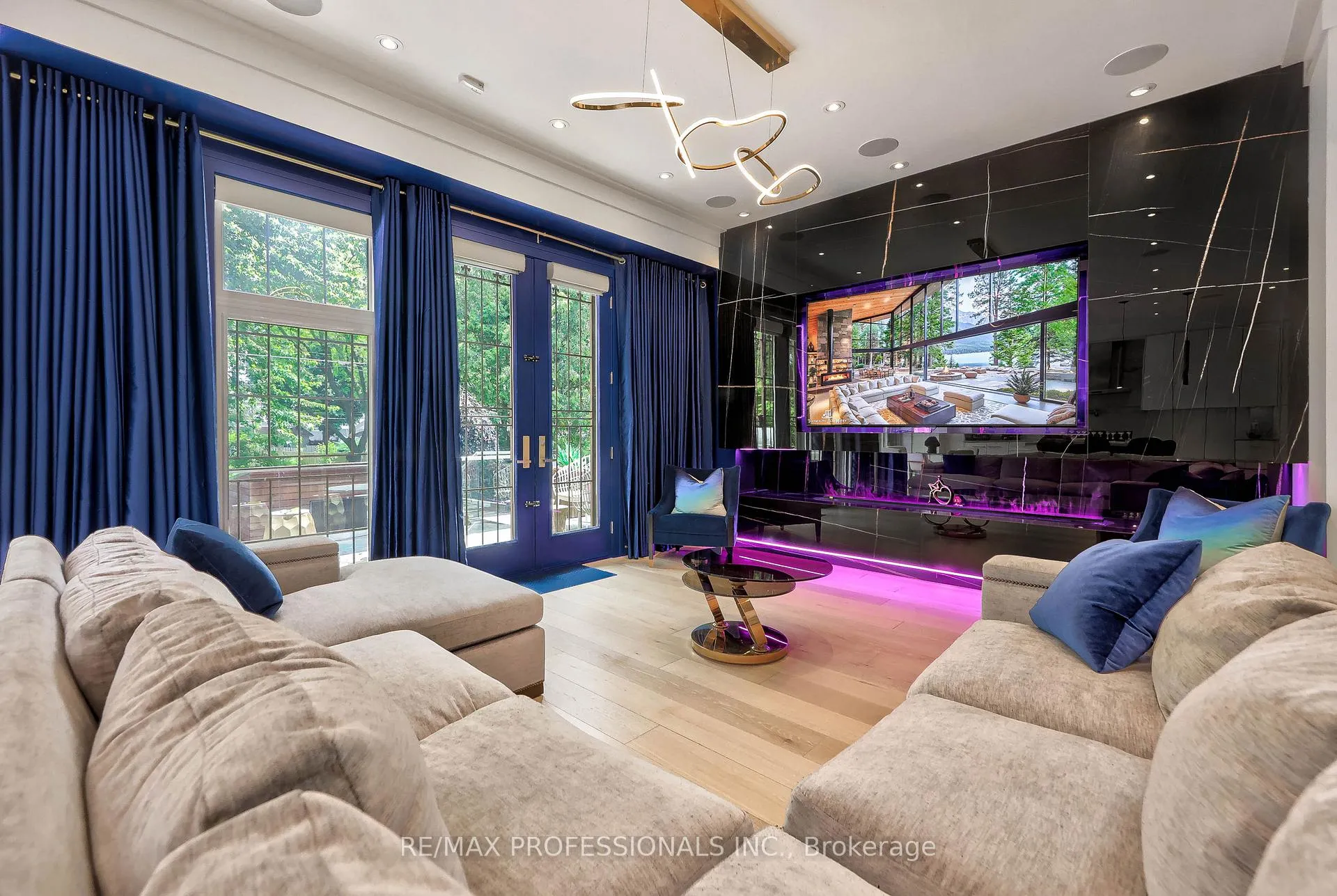 Photo 11 of 29 Avon Park, Toronto, Rockcliffe-Smythe — HOMEH