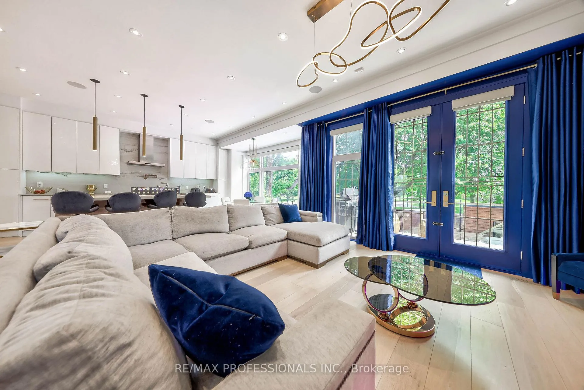 Photo 13 of 29 Avon Park, Toronto, Rockcliffe-Smythe — HOMEH