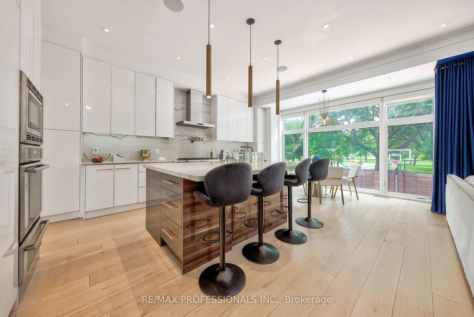 Photo 14 of 29 Avon Park, Toronto, Rockcliffe-Smythe — HOMEH