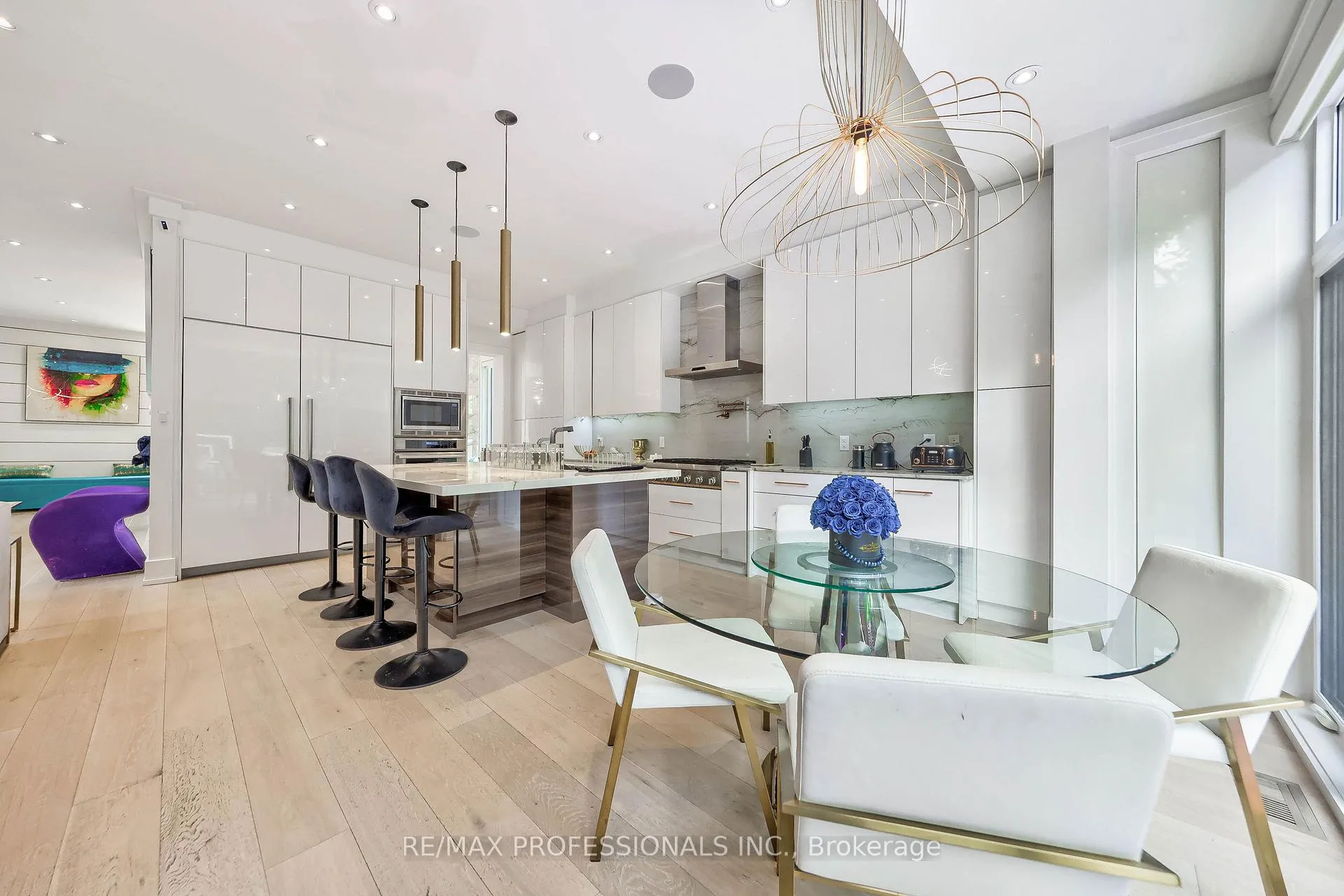 Photo 16 of 29 Avon Park, Toronto, Rockcliffe-Smythe — HOMEH