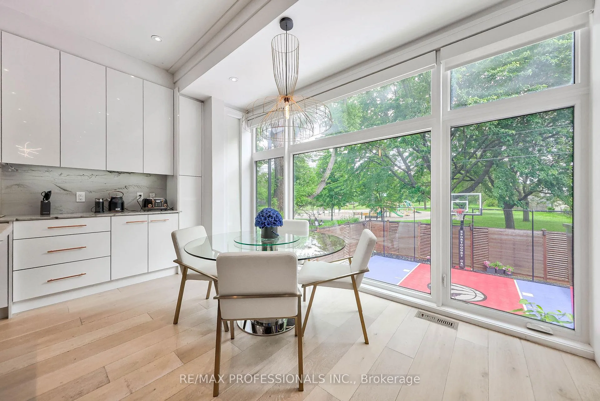 Photo 19 of 29 Avon Park, Toronto, Rockcliffe-Smythe — HOMEH