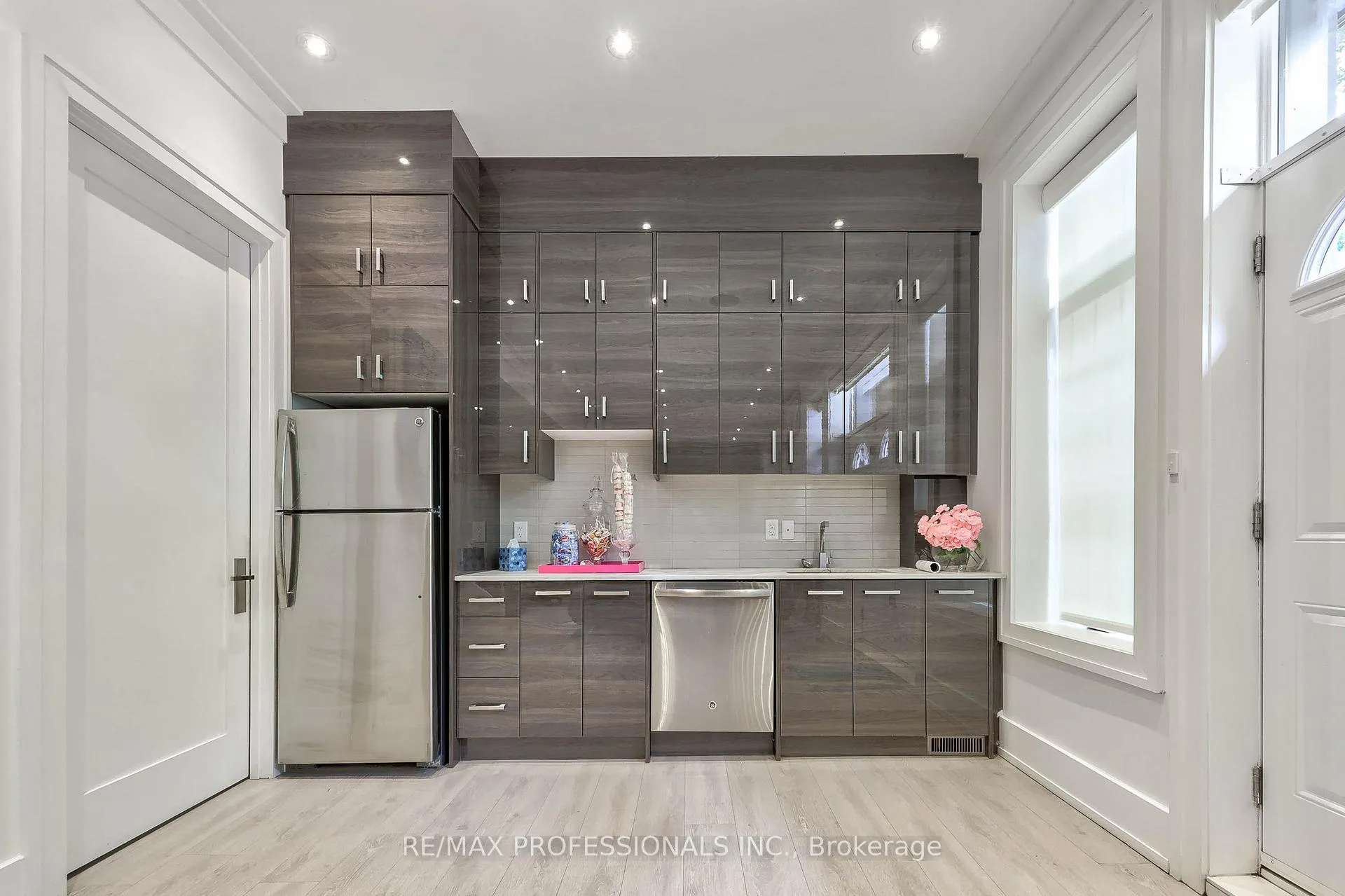 Photo 41 of 29 Avon Park, Toronto, Rockcliffe-Smythe — HOMEH