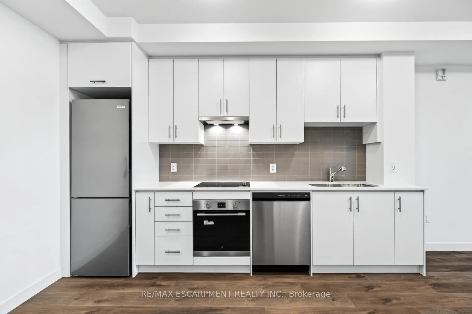 Photo 10 of Unit 220, 461 Green Road, Hamilton, Lakeshore — HOMEH