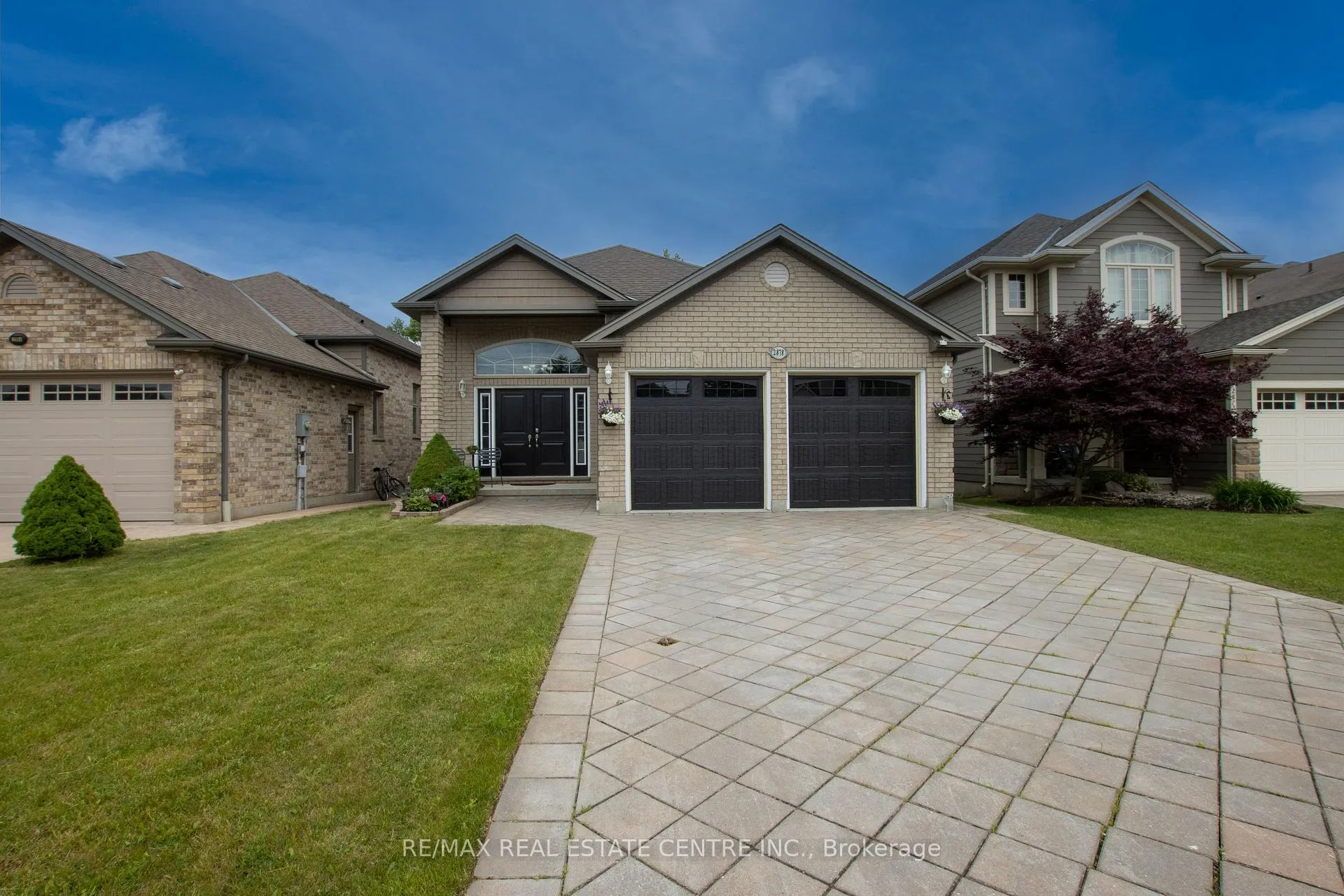 Front of 2878 Devon Road