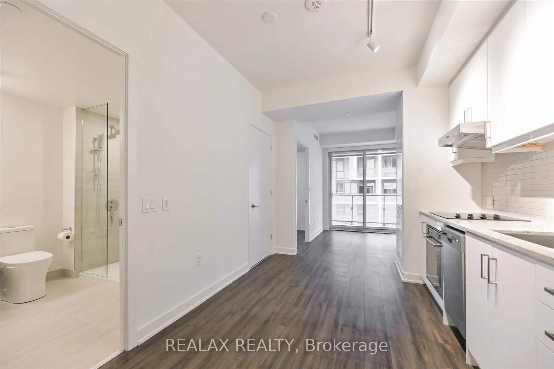 Photo 3 of Unit 810, 9 Tecumseth Street, Toronto, Niagara — HOMEH