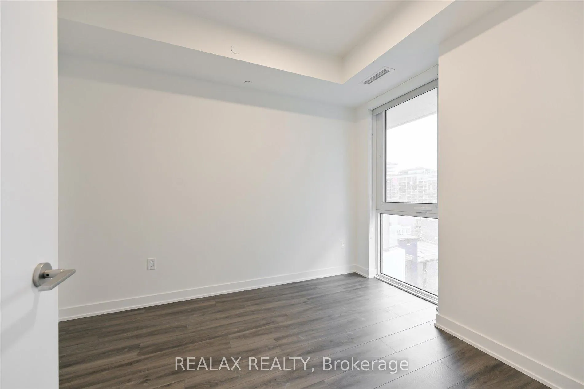 Photo 6 of Unit 810, 9 Tecumseth Street, Toronto, Niagara — HOMEH