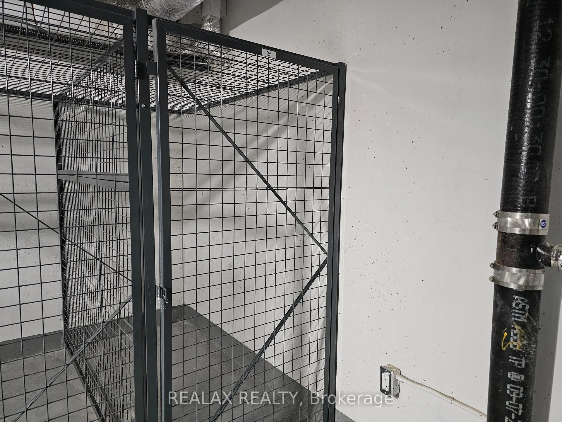 Photo 11 of Unit 810, 9 Tecumseth Street, Toronto, Niagara — HOMEH