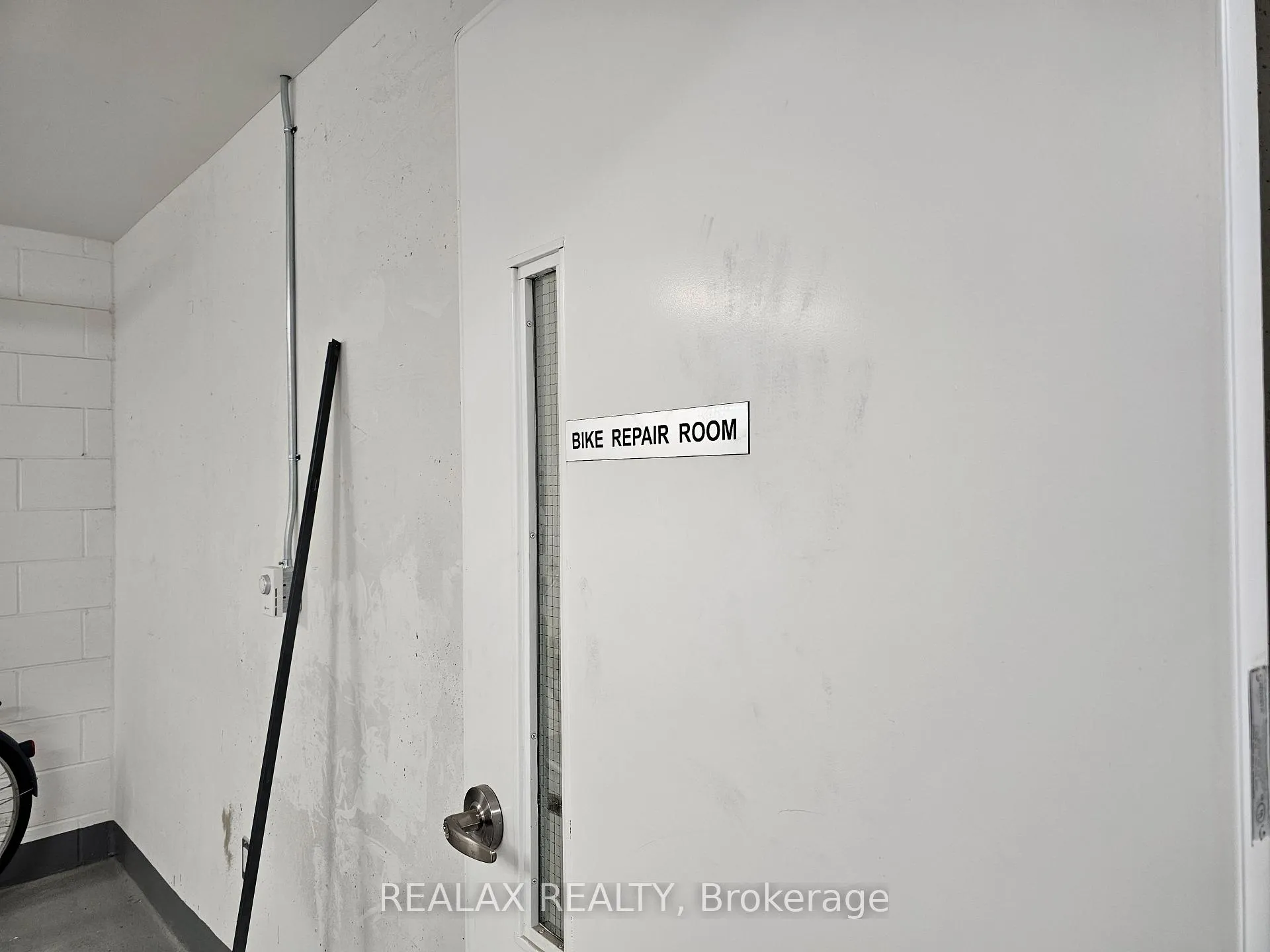 Photo 14 of Unit 810, 9 Tecumseth Street, Toronto, Niagara — HOMEH