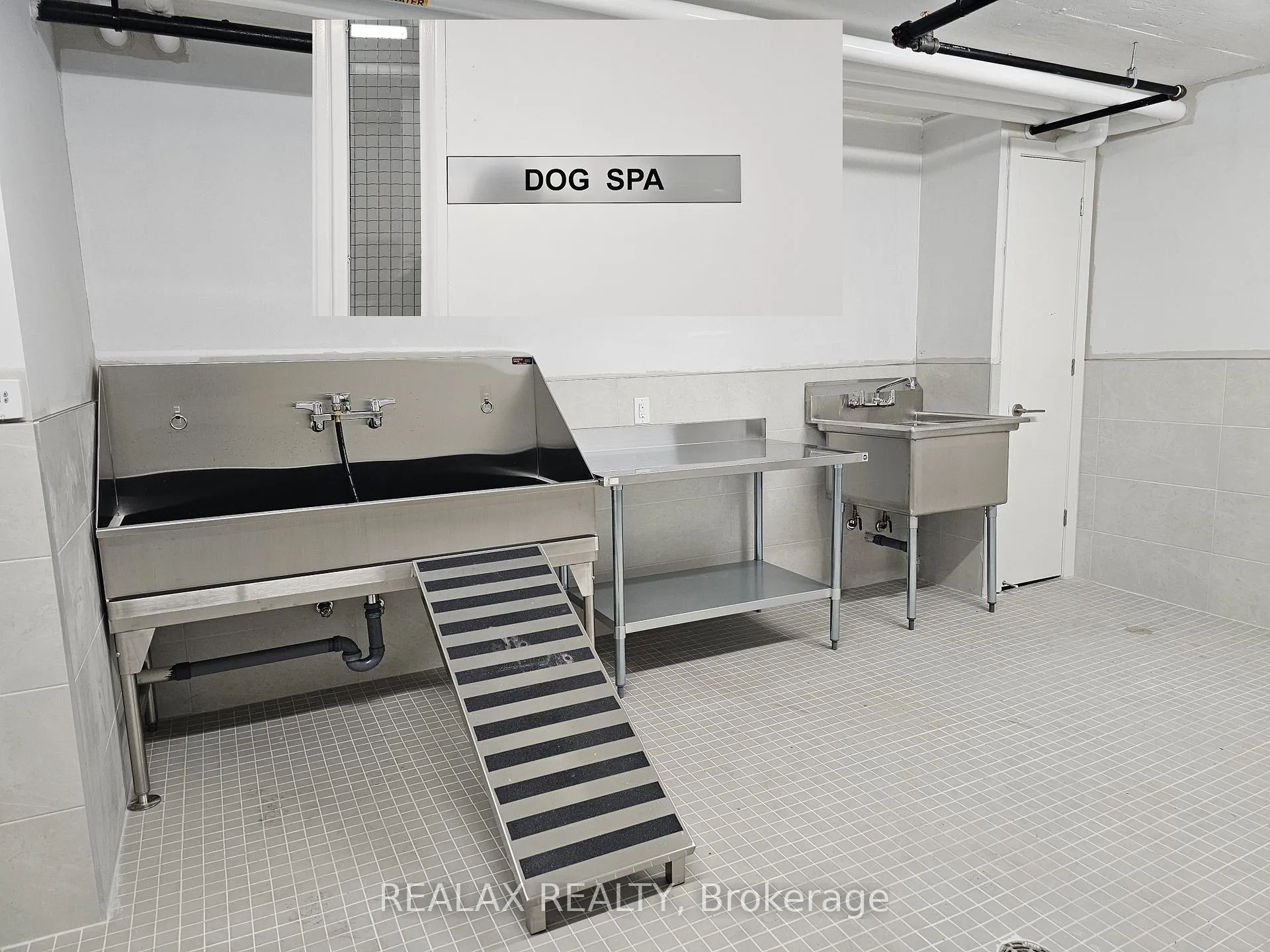 Photo 16 of Unit 810, 9 Tecumseth Street, Toronto, Niagara — HOMEH