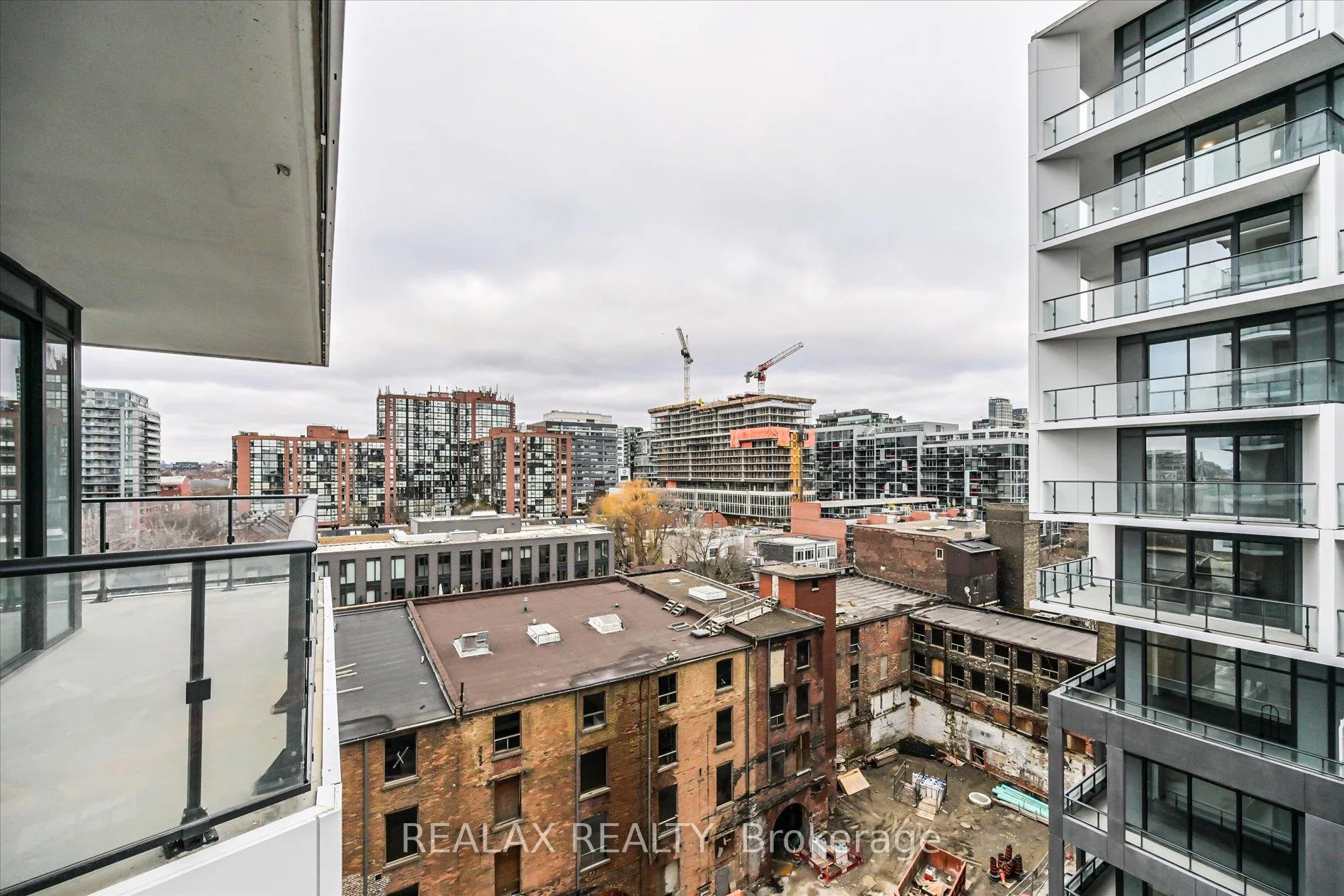 Photo 17 of Unit 810, 9 Tecumseth Street, Toronto, Niagara — HOMEH