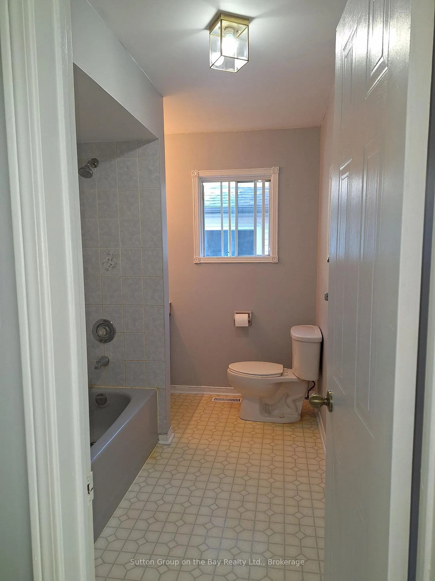 Photo 9 of 67 Fernbrook Drive, Wasaga Beach — HOMEH