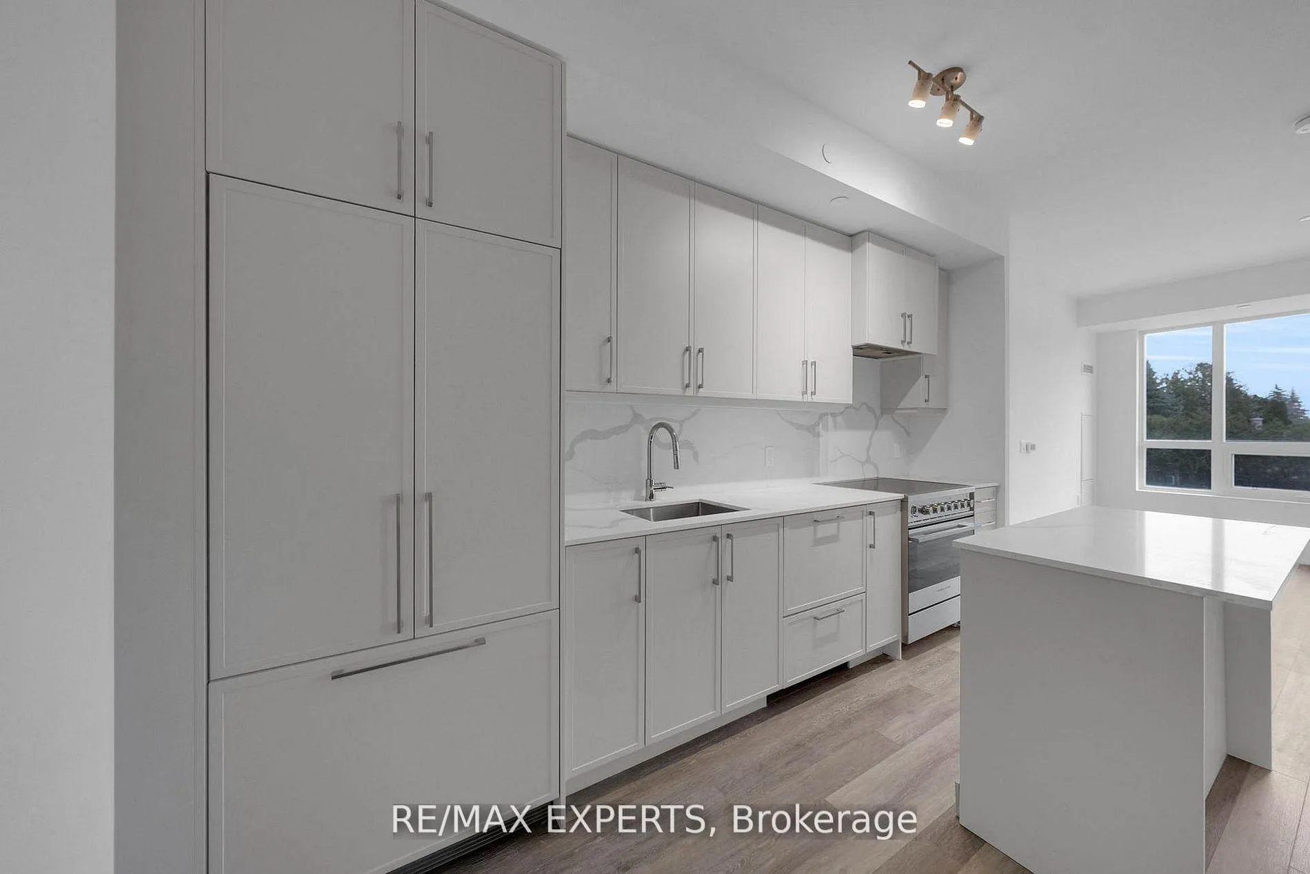 Photo 5 of Unit 203, 2075 King Road, King, King City — HOMEH