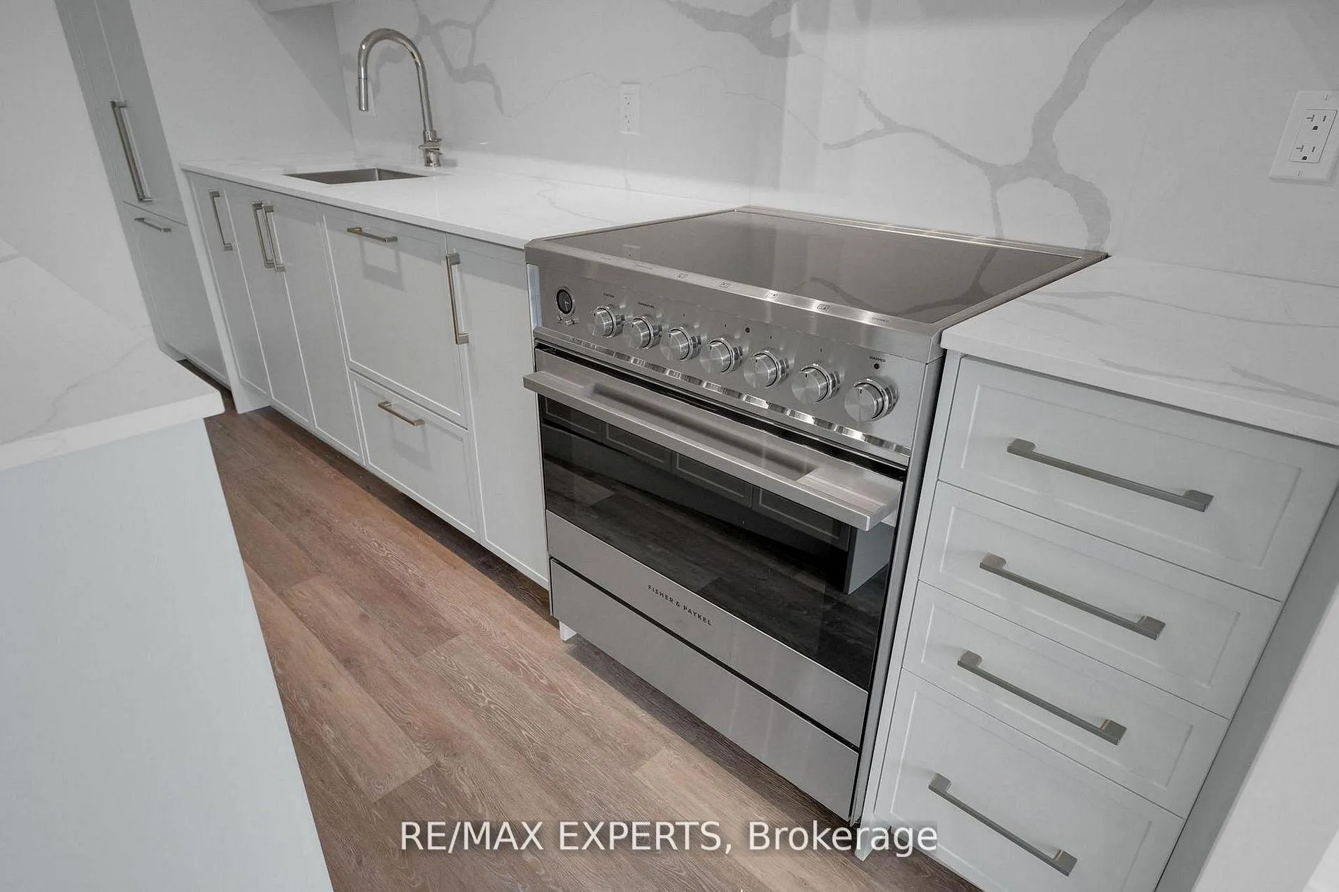Photo 8 of Unit 203, 2075 King Road, King, King City — HOMEH