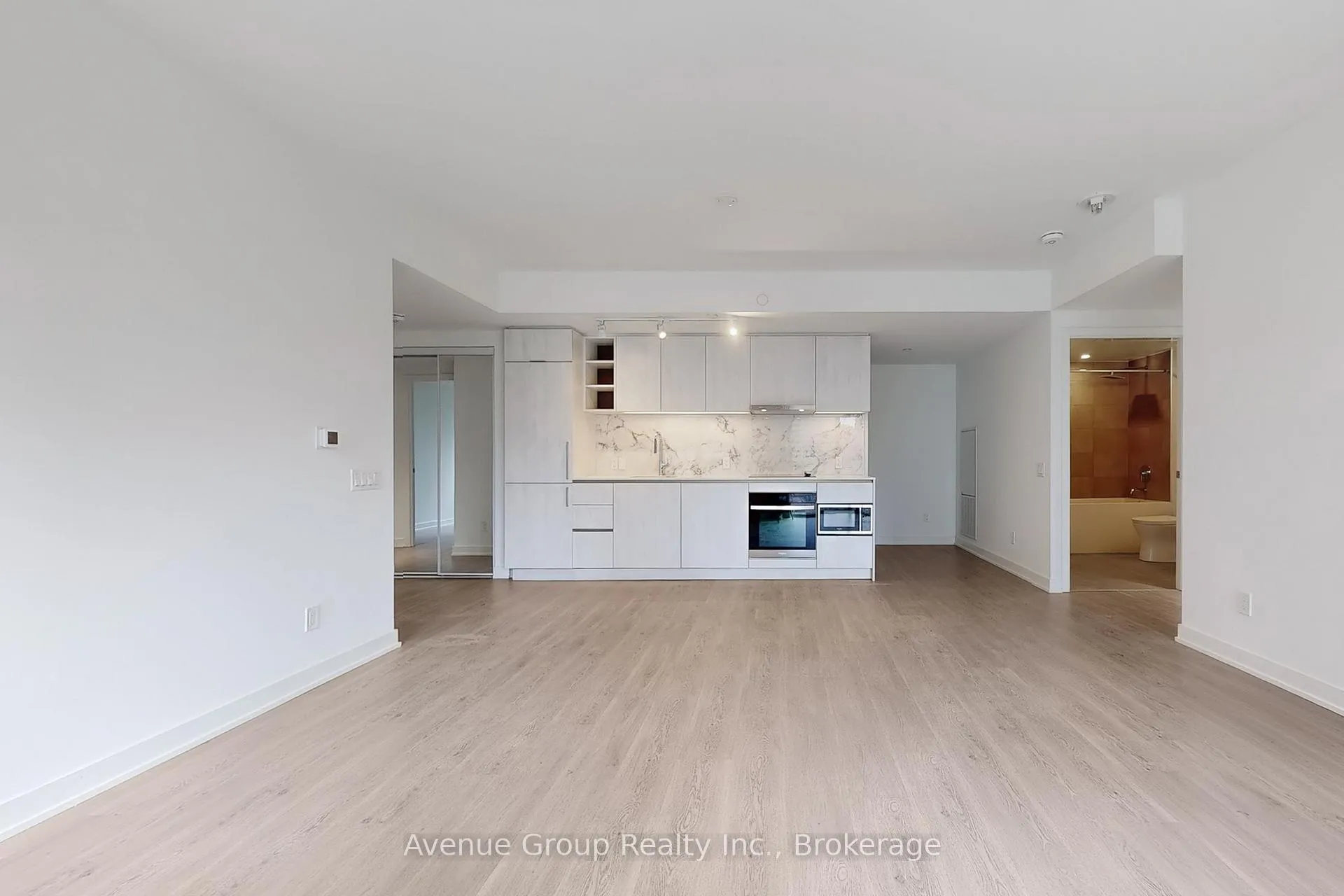 Photo 9 of Unit 708, 8 Wellesley Street W, Toronto, Bay Street Corridor — HOMEH