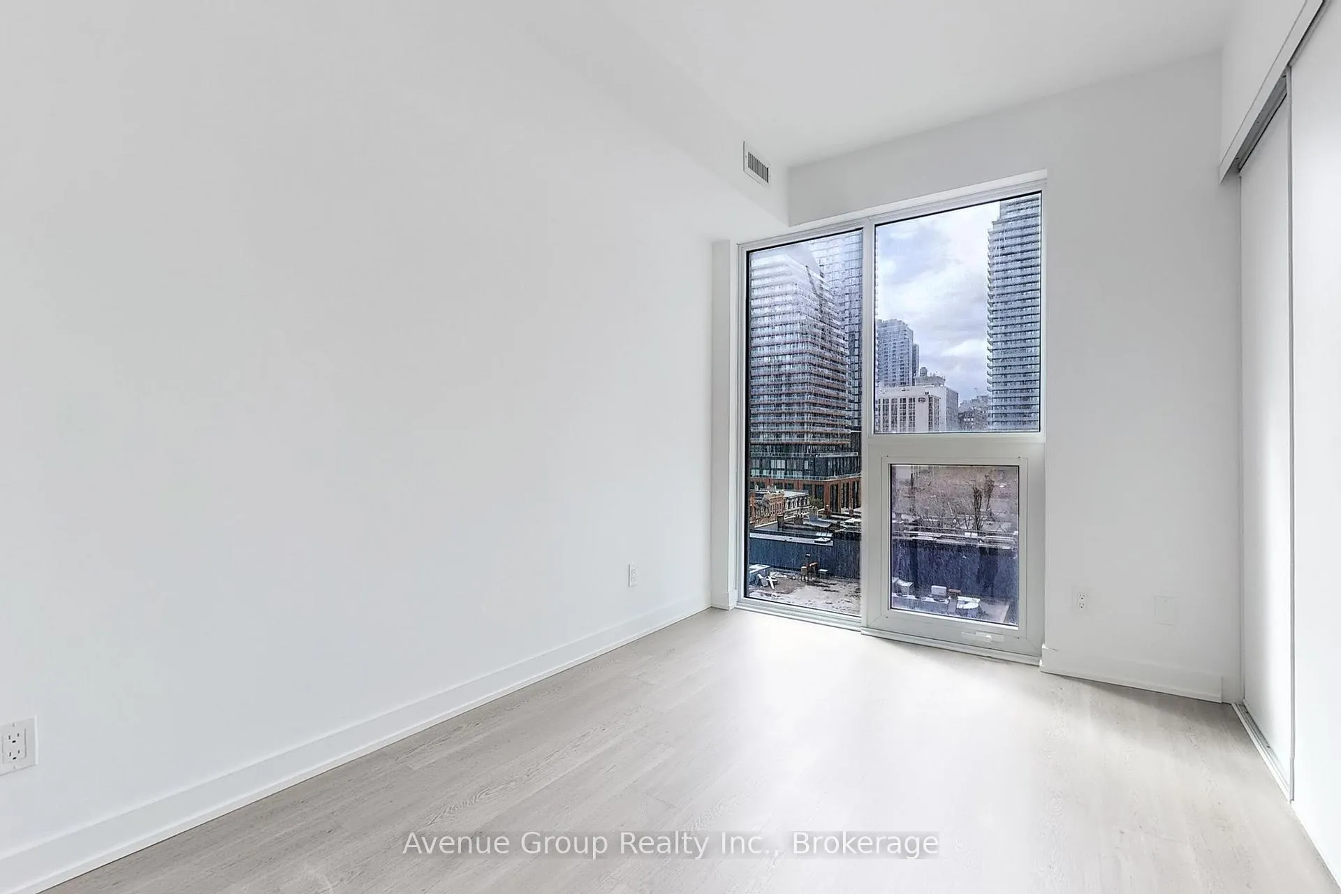 Photo 19 of Unit 708, 8 Wellesley Street W, Toronto, Bay Street Corridor — HOMEH