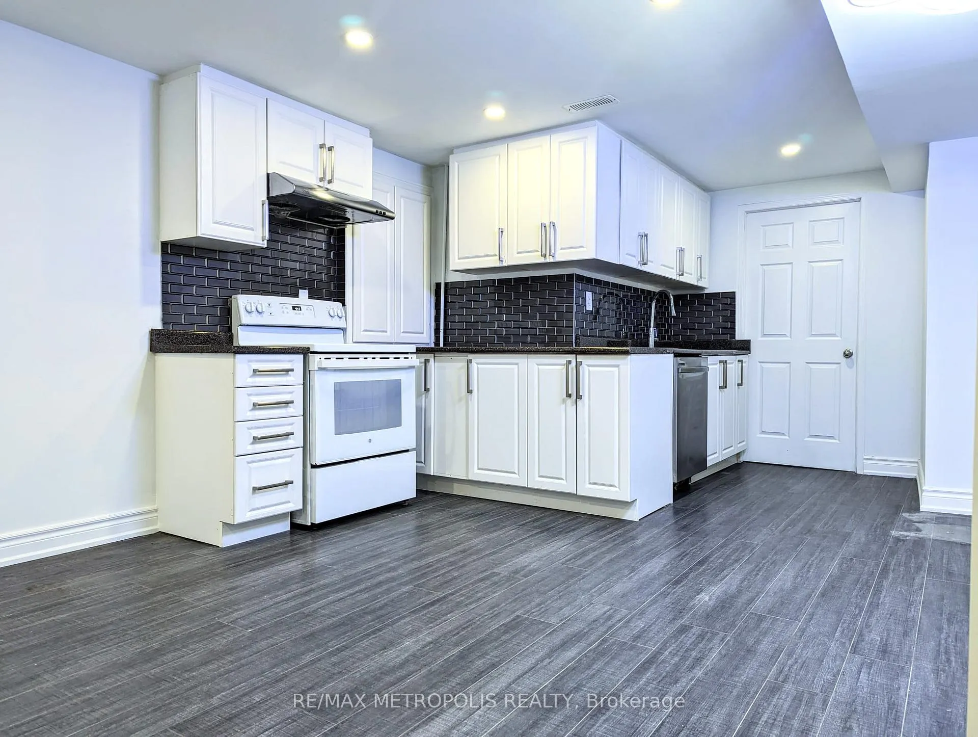 Photo 11 of Unit Bsmt, 102 Hibbard Drive, Ajax, Central — HOMEH