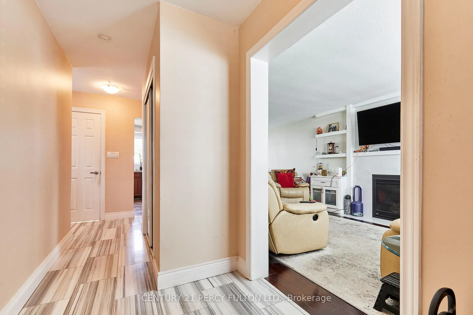 Photo 5 of 1349 Somerville Street N, Oshawa, Taunton — HOMEH