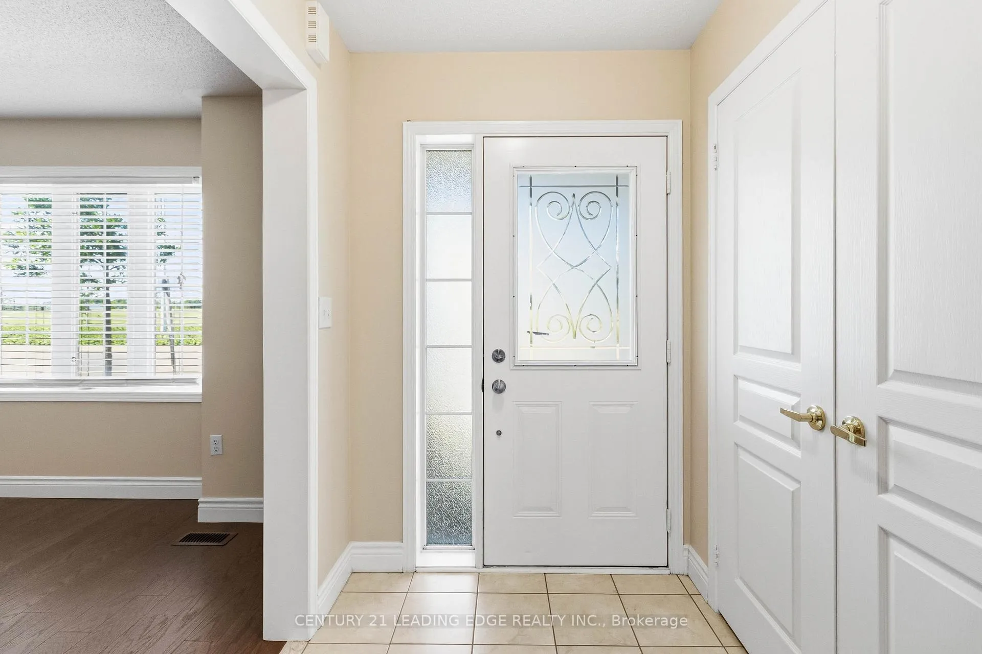Photo 3 of 3201 Neyagawa Boulevard, Oakville, Glenorchy — HOMEH