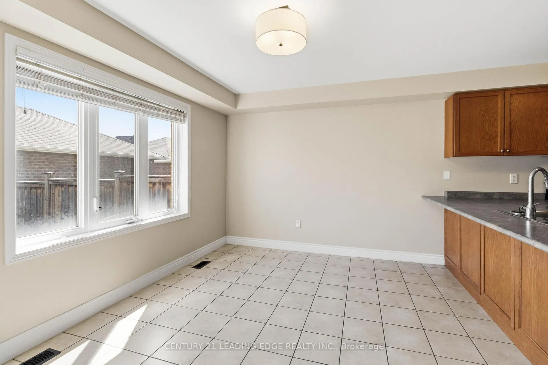 Photo 9 of 3201 Neyagawa Boulevard, Oakville, Glenorchy — HOMEH
