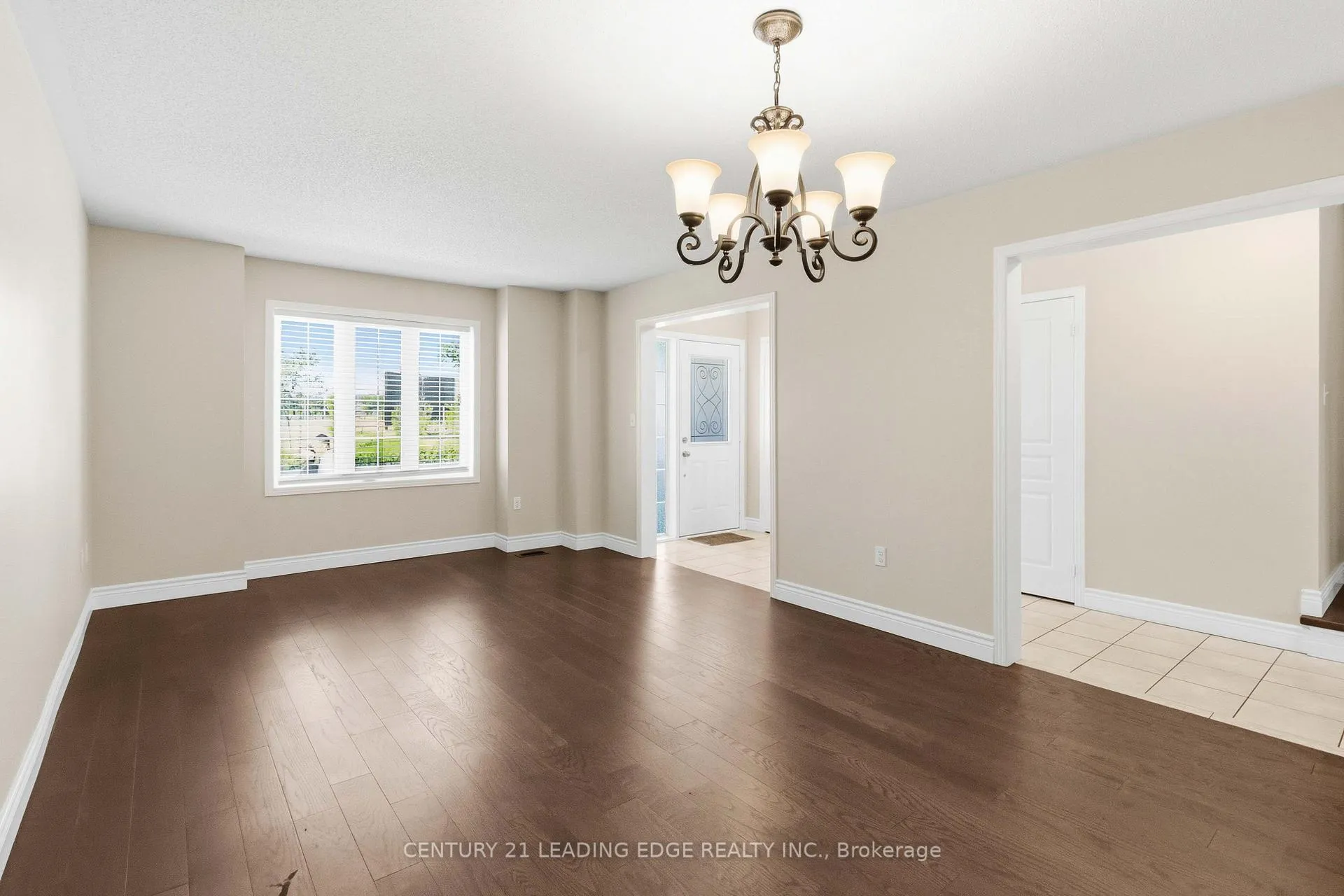 Photo 11 of 3201 Neyagawa Boulevard, Oakville, Glenorchy — HOMEH