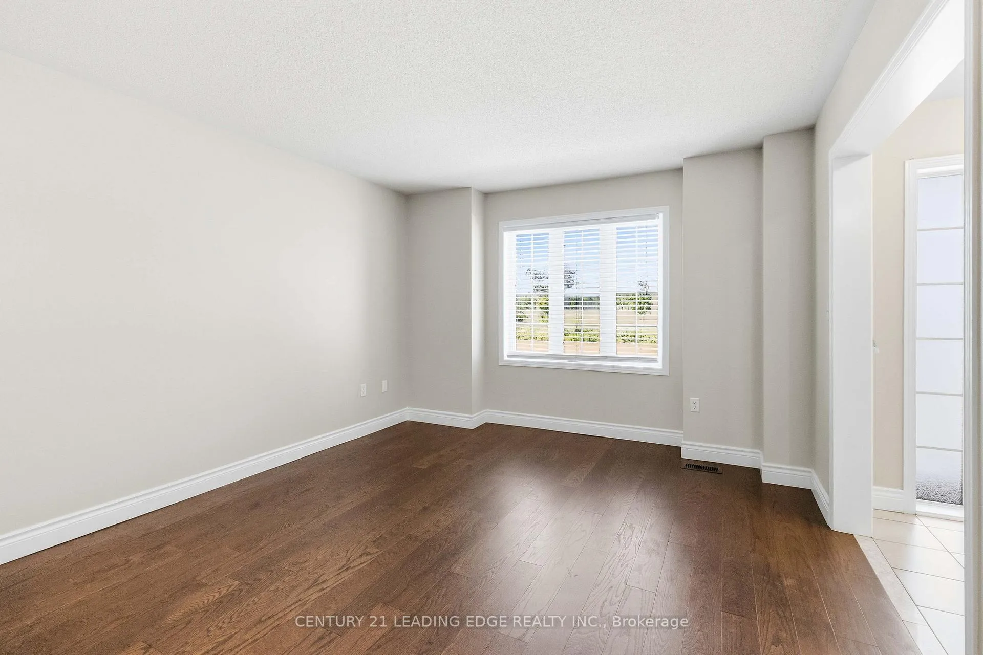 Photo 12 of 3201 Neyagawa Boulevard, Oakville, Glenorchy — HOMEH