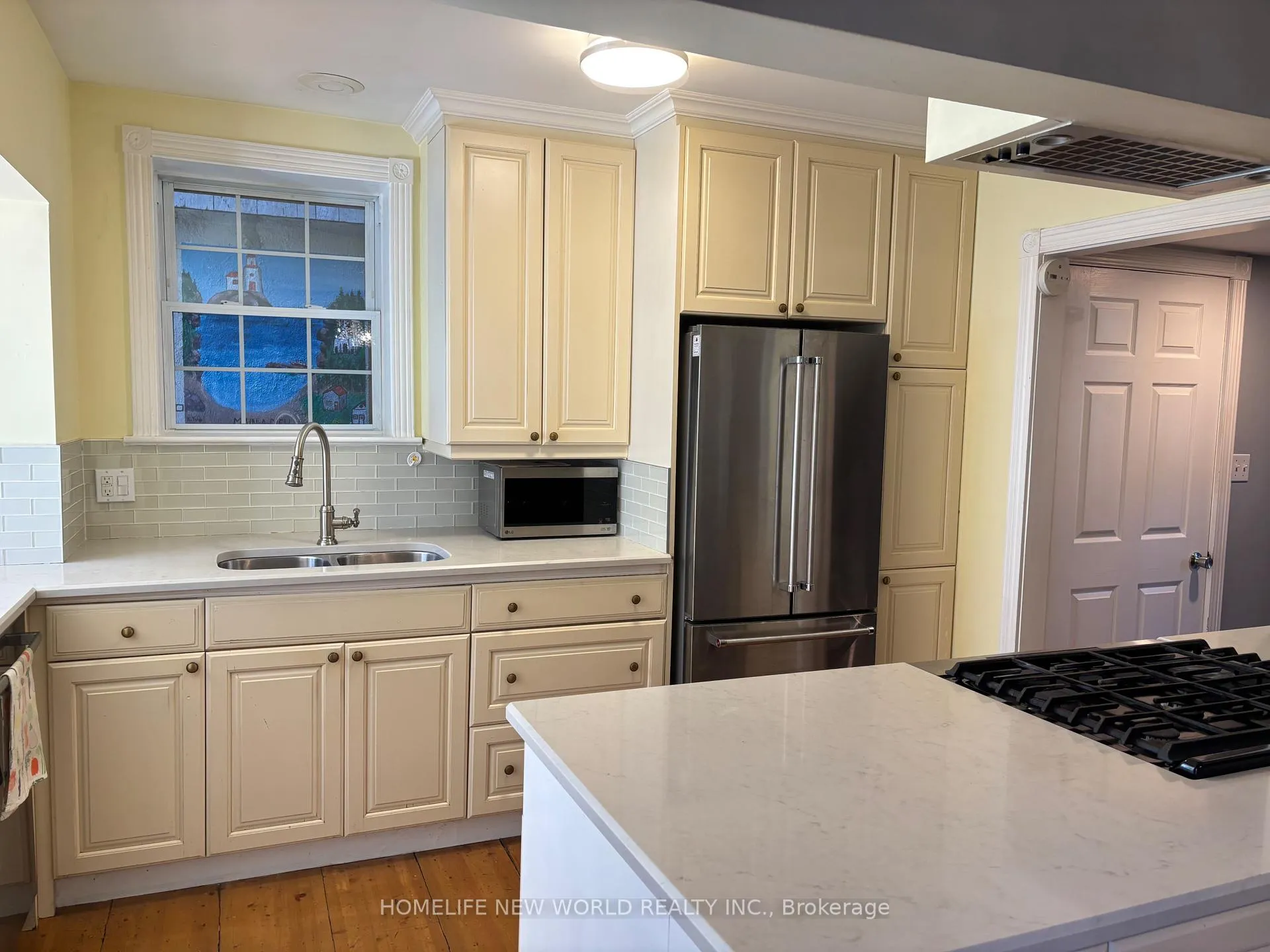 Photo 3 of 93 Durie Street, Toronto, High Park-Swansea — HOMEH