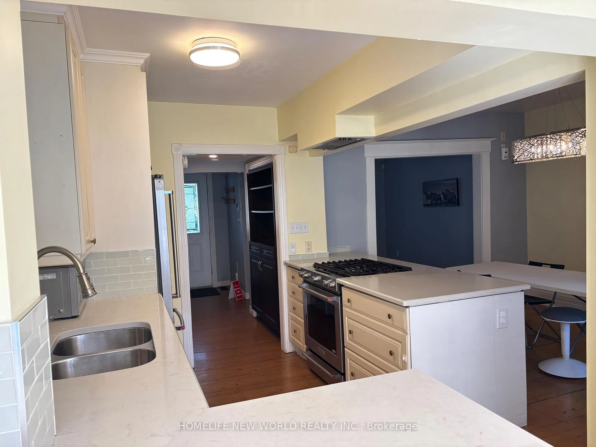 Photo 5 of 93 Durie Street, Toronto, High Park-Swansea — HOMEH