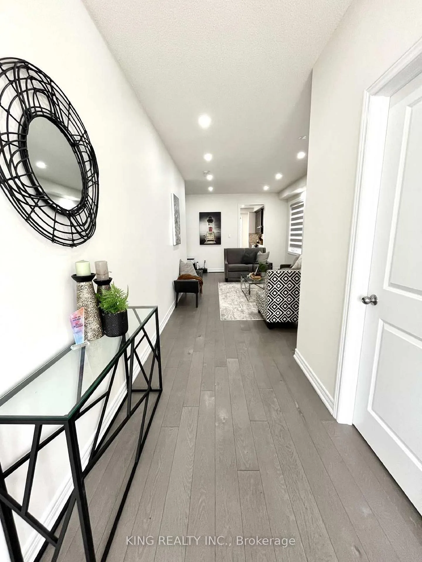 Photo 5 of 63 Cobriza Crescent, Brampton, Northwest Brampton — HOMEH