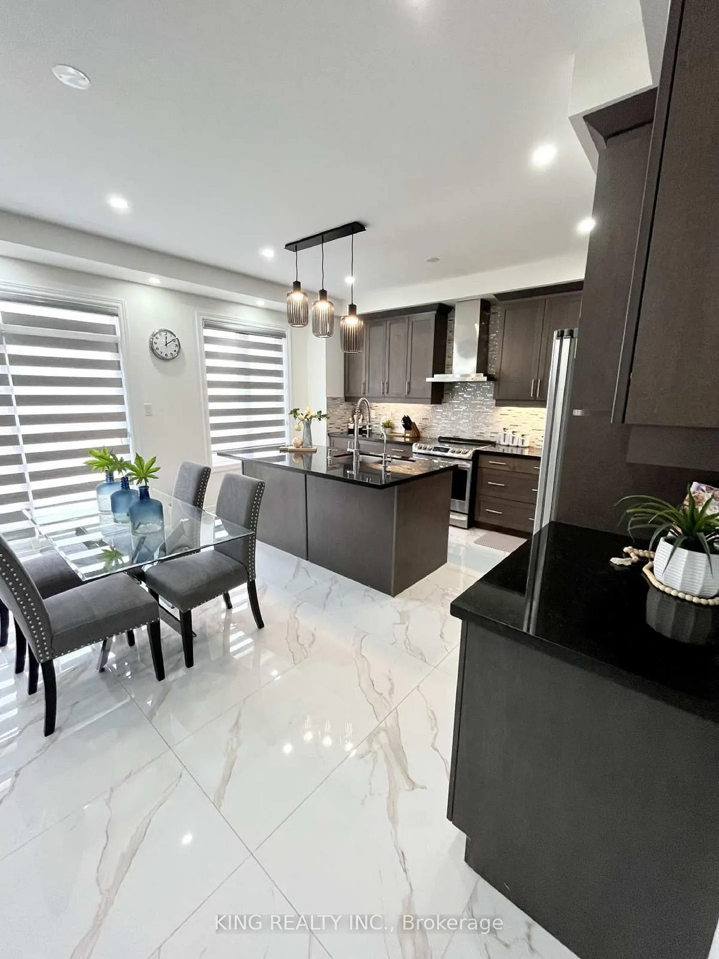 Photo 9 of 63 Cobriza Crescent, Brampton, Northwest Brampton — HOMEH