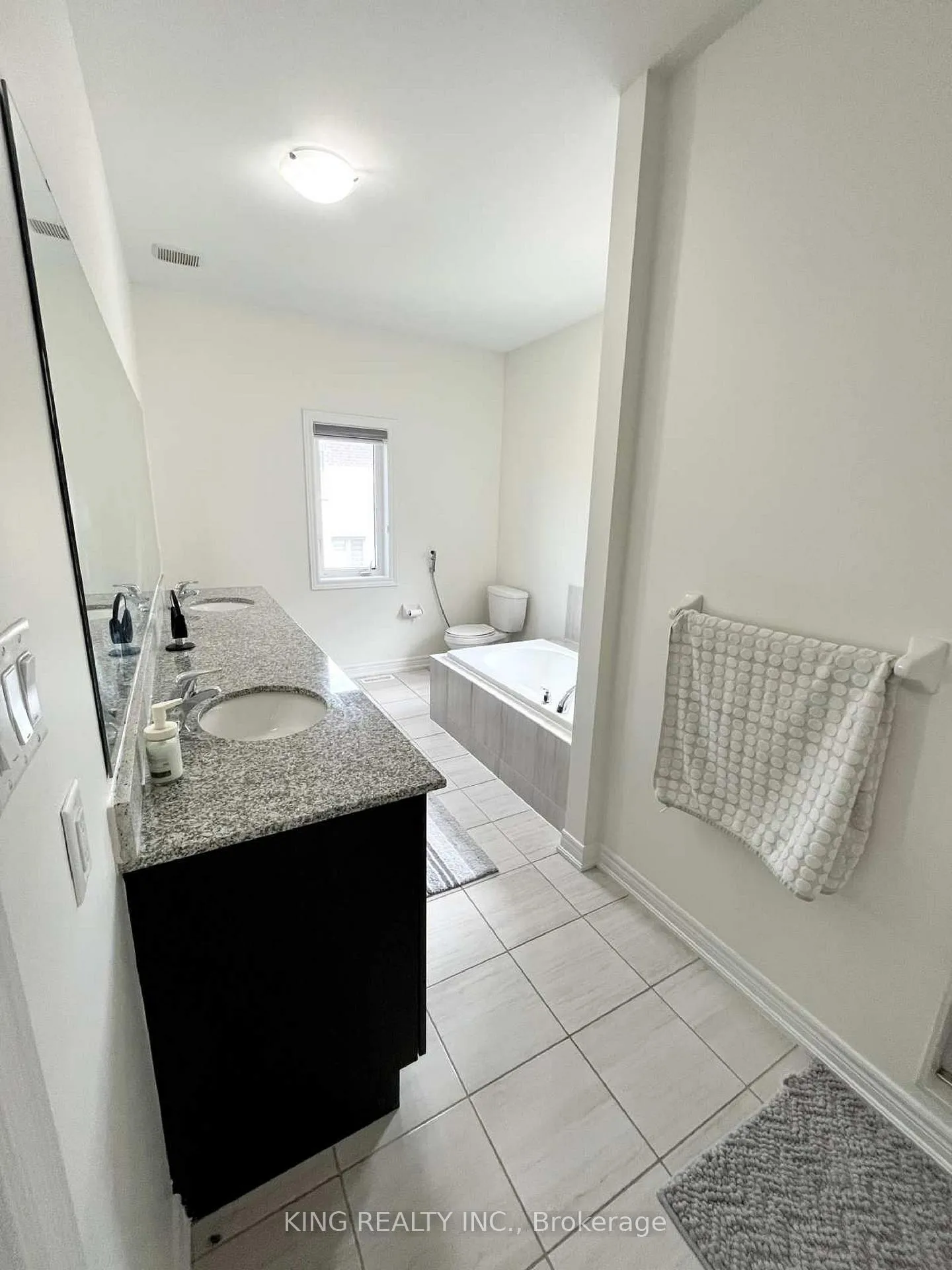 Photo 25 of 63 Cobriza Crescent, Brampton, Northwest Brampton — HOMEH