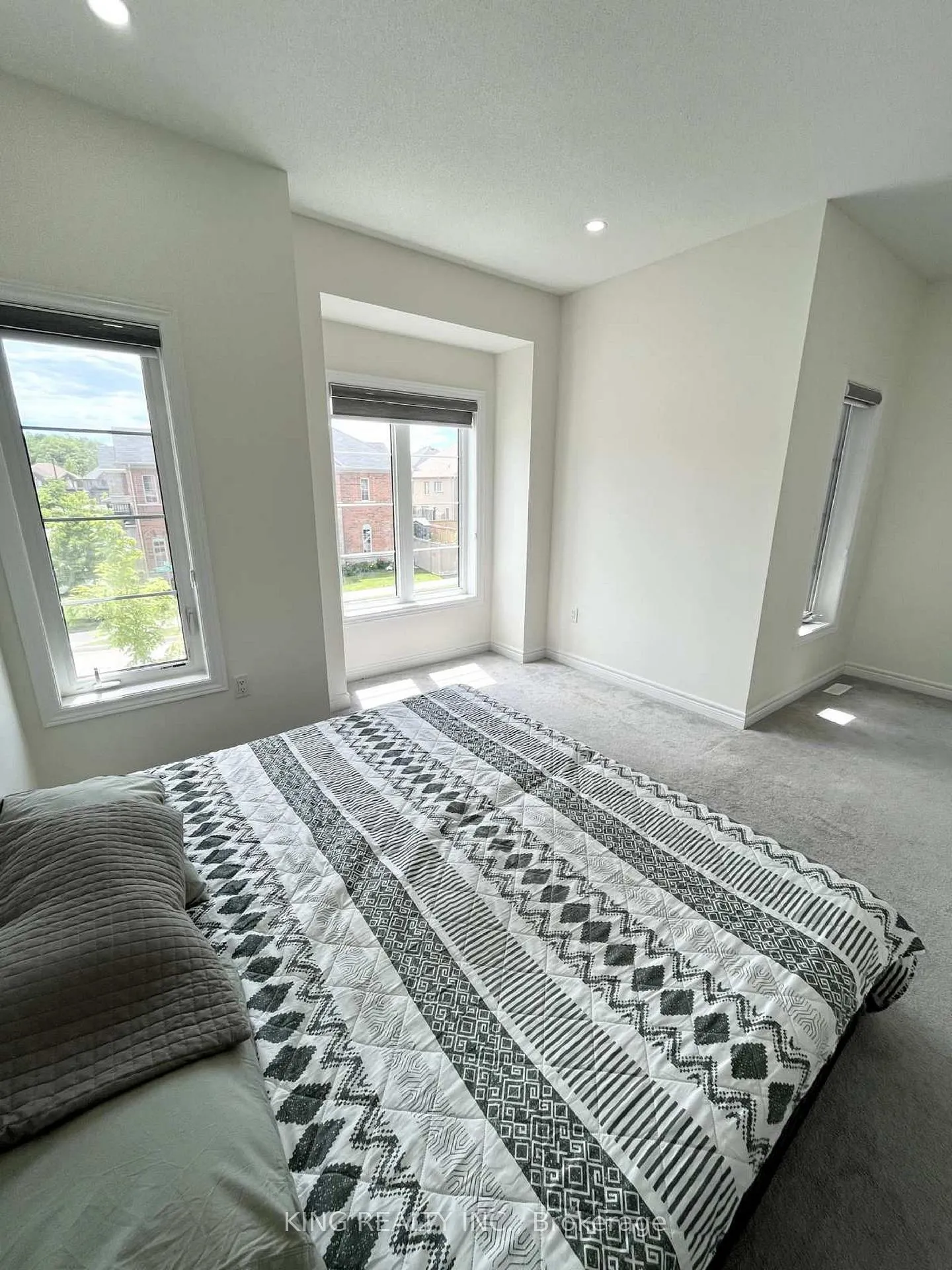 Photo 32 of 63 Cobriza Crescent, Brampton, Northwest Brampton — HOMEH