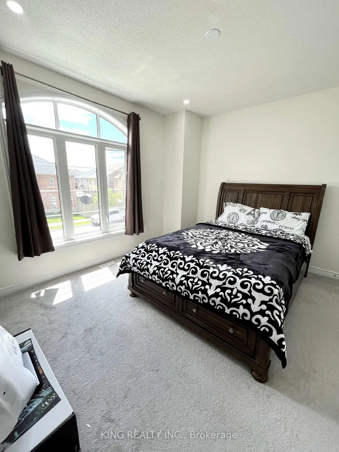 Photo 34 of 63 Cobriza Crescent, Brampton, Northwest Brampton — HOMEH