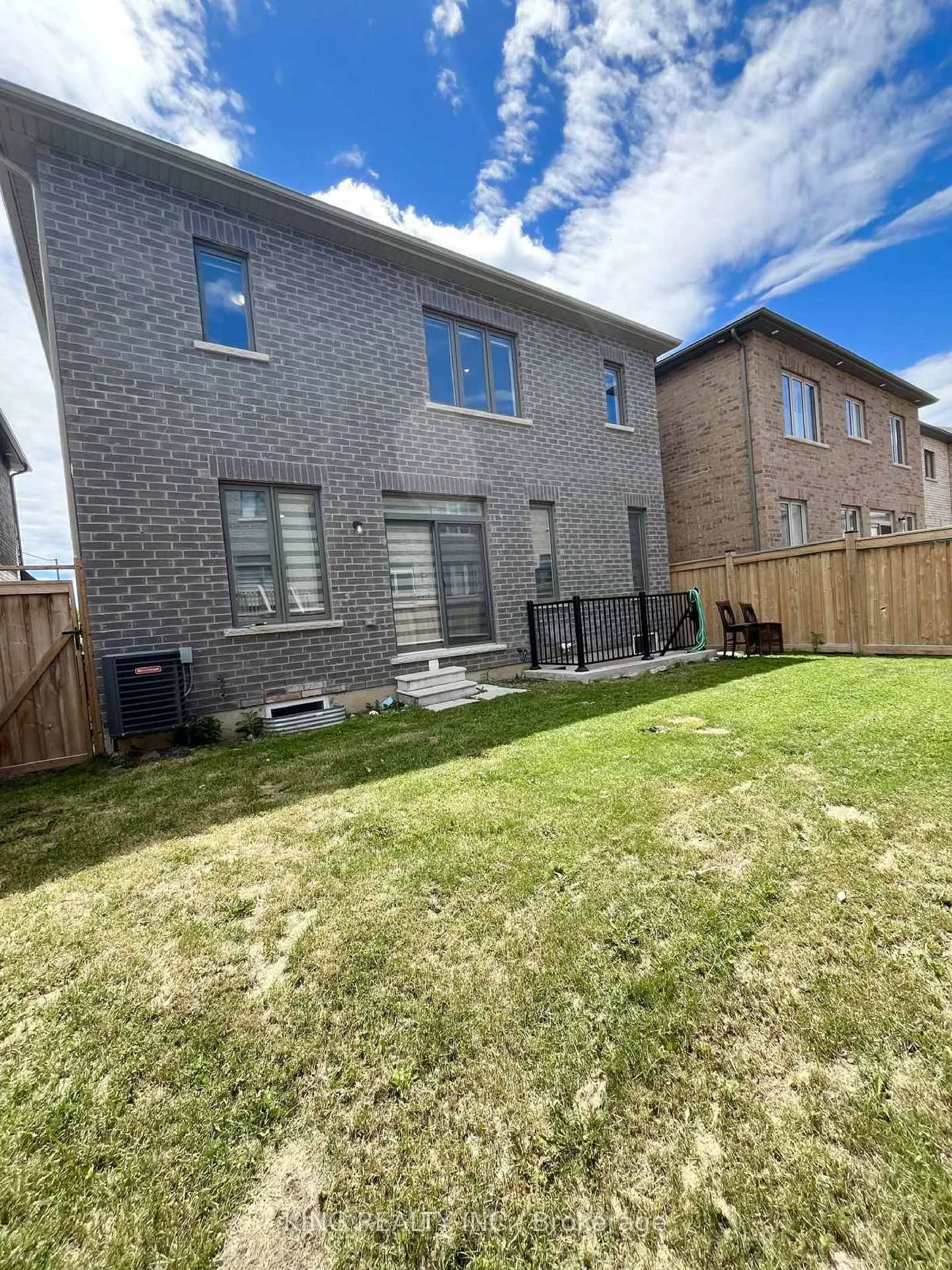 Photo 37 of 63 Cobriza Crescent, Brampton, Northwest Brampton — HOMEH