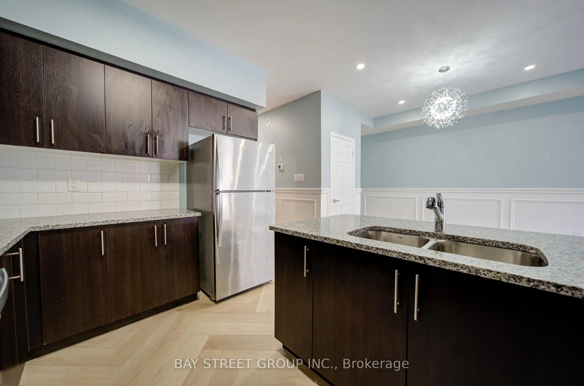 Photo 6 of Unit 3, 626 Rexdale Boulevard, Etobicoke, West Humber-Clairville — HOMEH