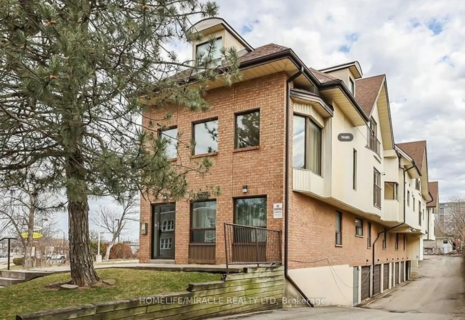 Photo 1 of Unit 201, 4872 Valley Way, Niagara Falls, Cherrywood — HOMEH