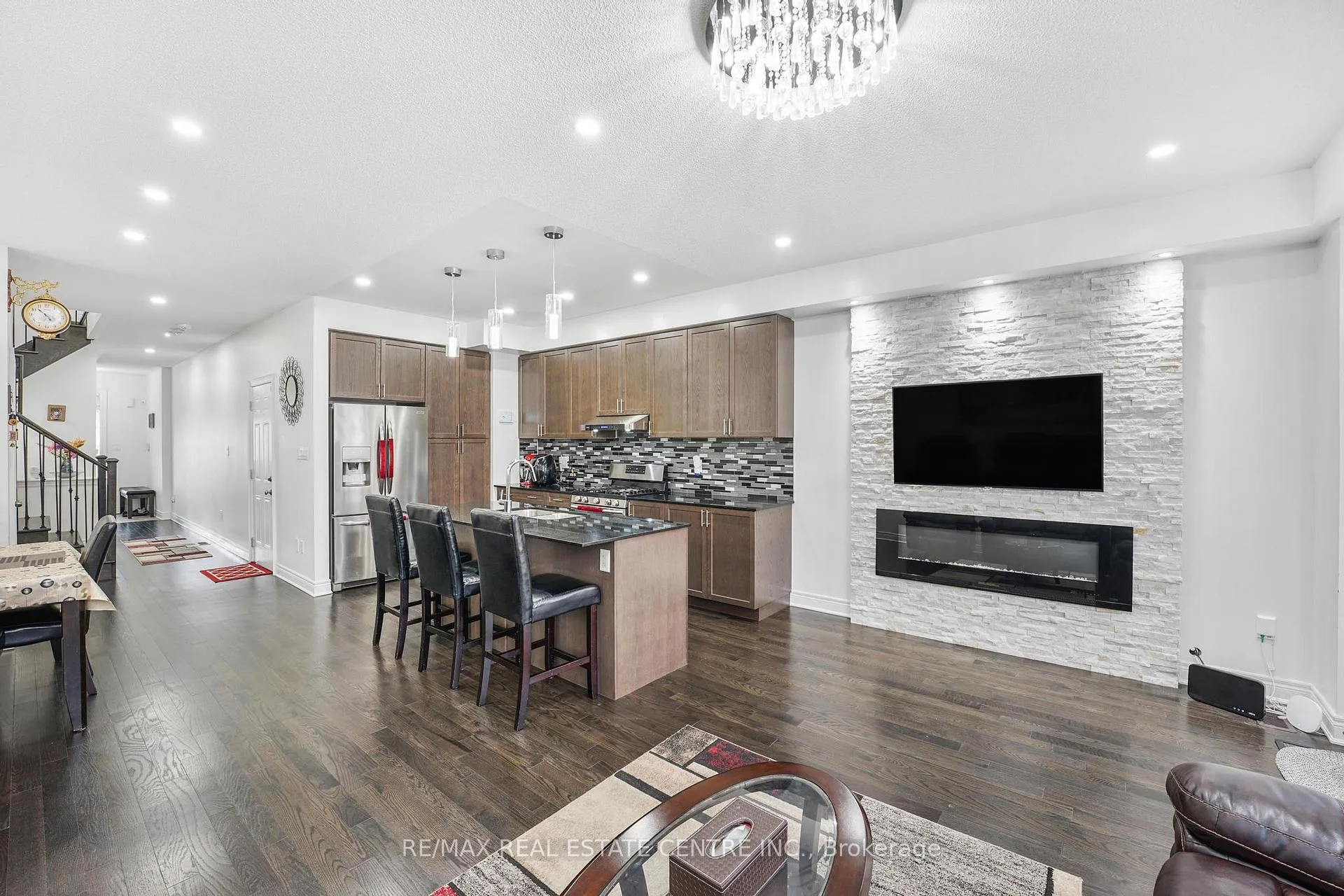Photo 13 of 474 Sheaffe Place, Milton, Ford — HOMEH
