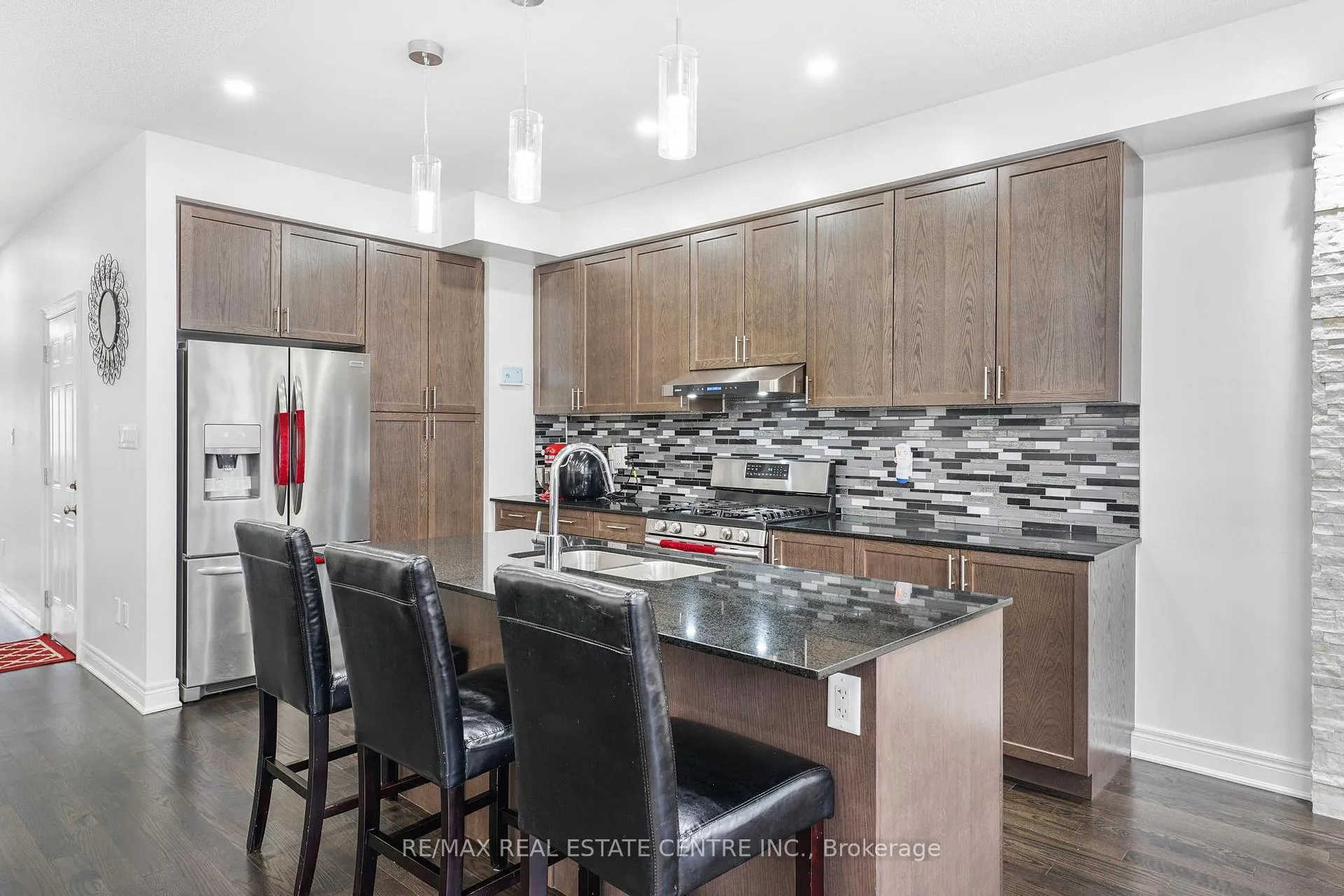 Photo 16 of 474 Sheaffe Place, Milton, Ford — HOMEH