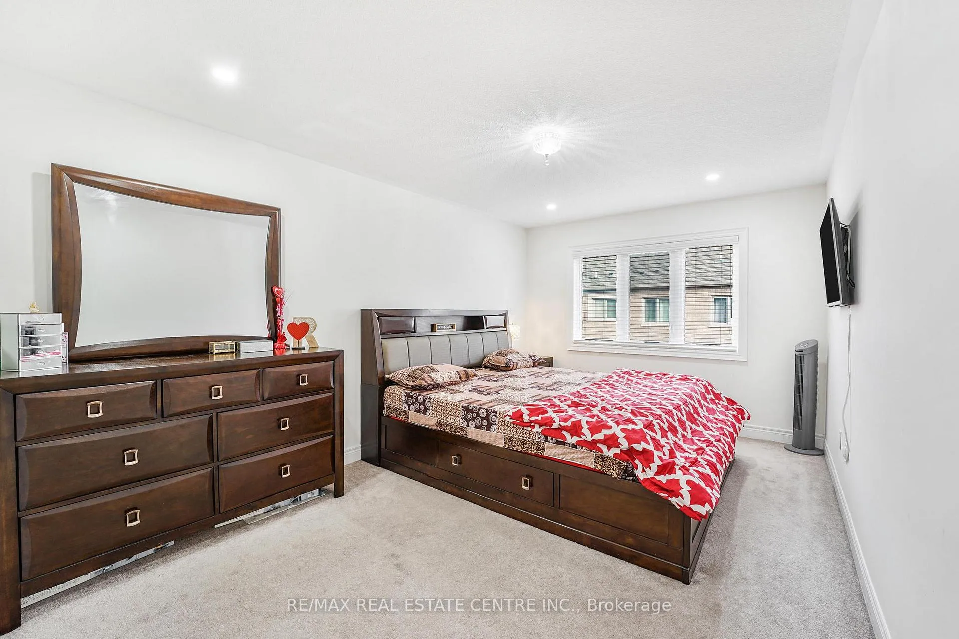 Photo 20 of 474 Sheaffe Place, Milton, Ford — HOMEH