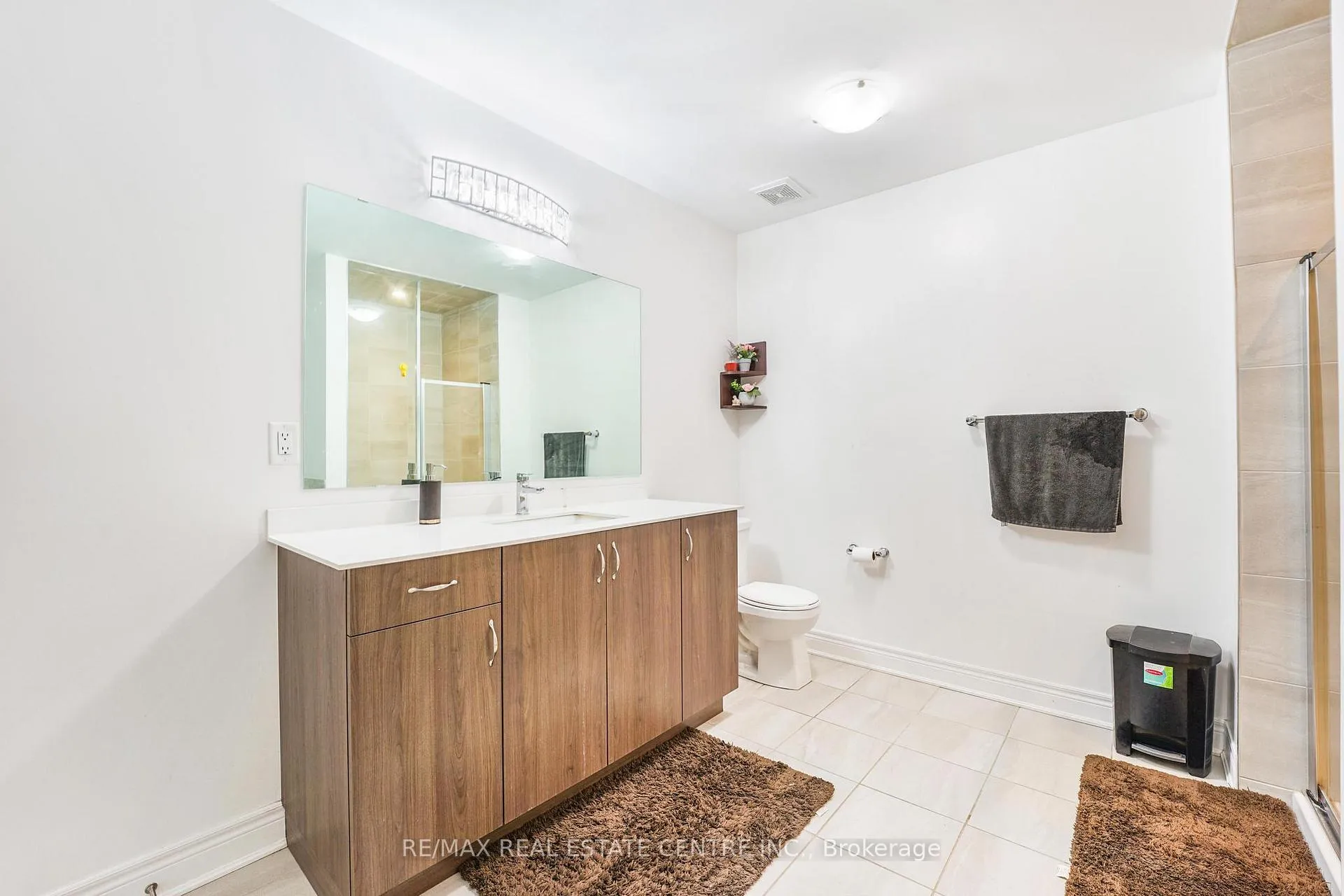 Photo 21 of 474 Sheaffe Place, Milton, Ford — HOMEH