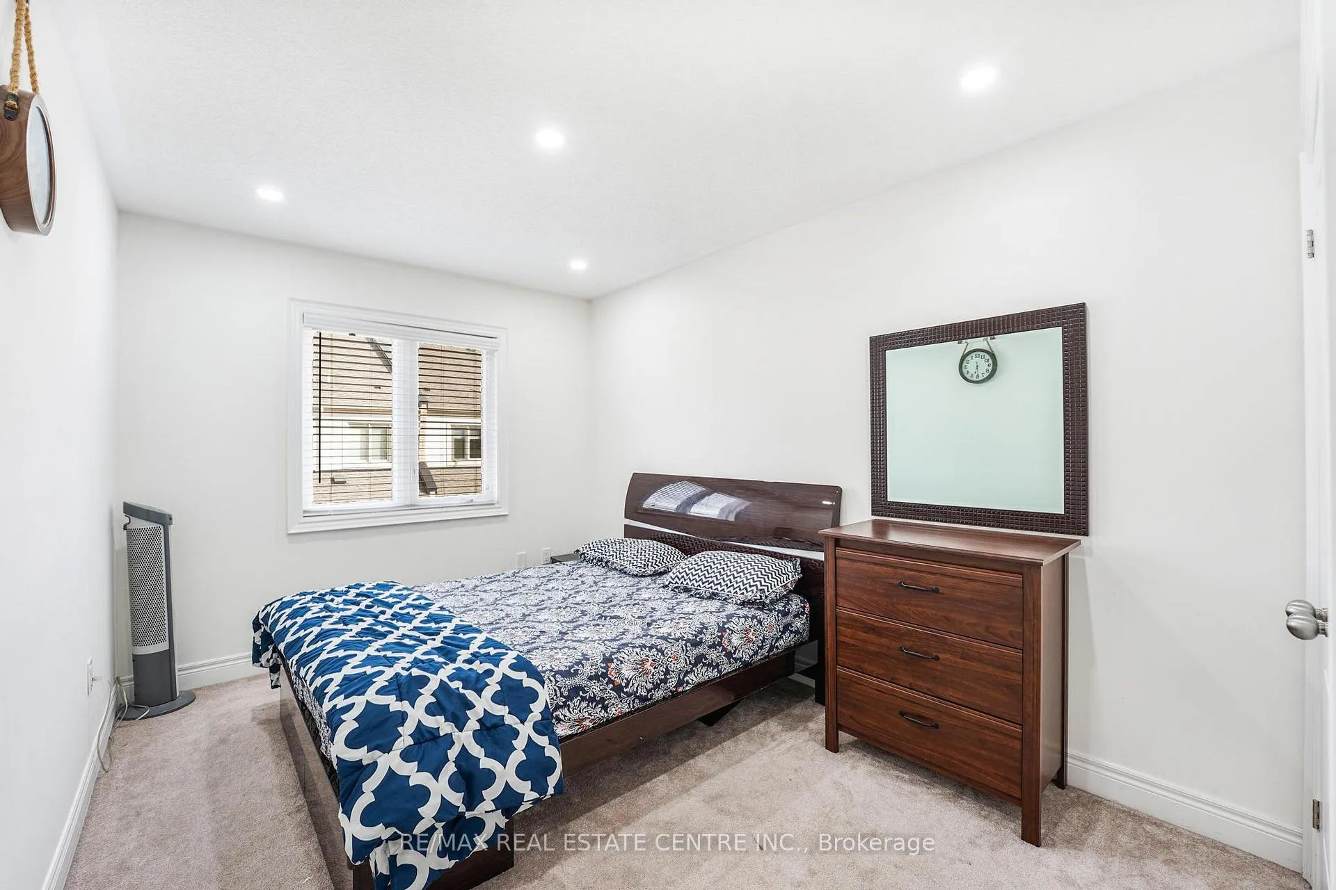 Photo 24 of 474 Sheaffe Place, Milton, Ford — HOMEH