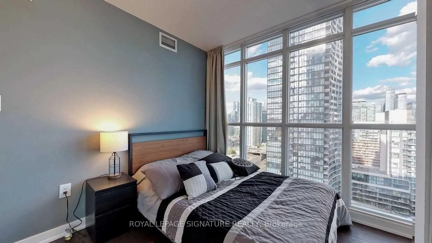 Photo 9 of Unit 2306, 15 Iceboat Terrace, Toronto, Waterfront Communities — HOMEH